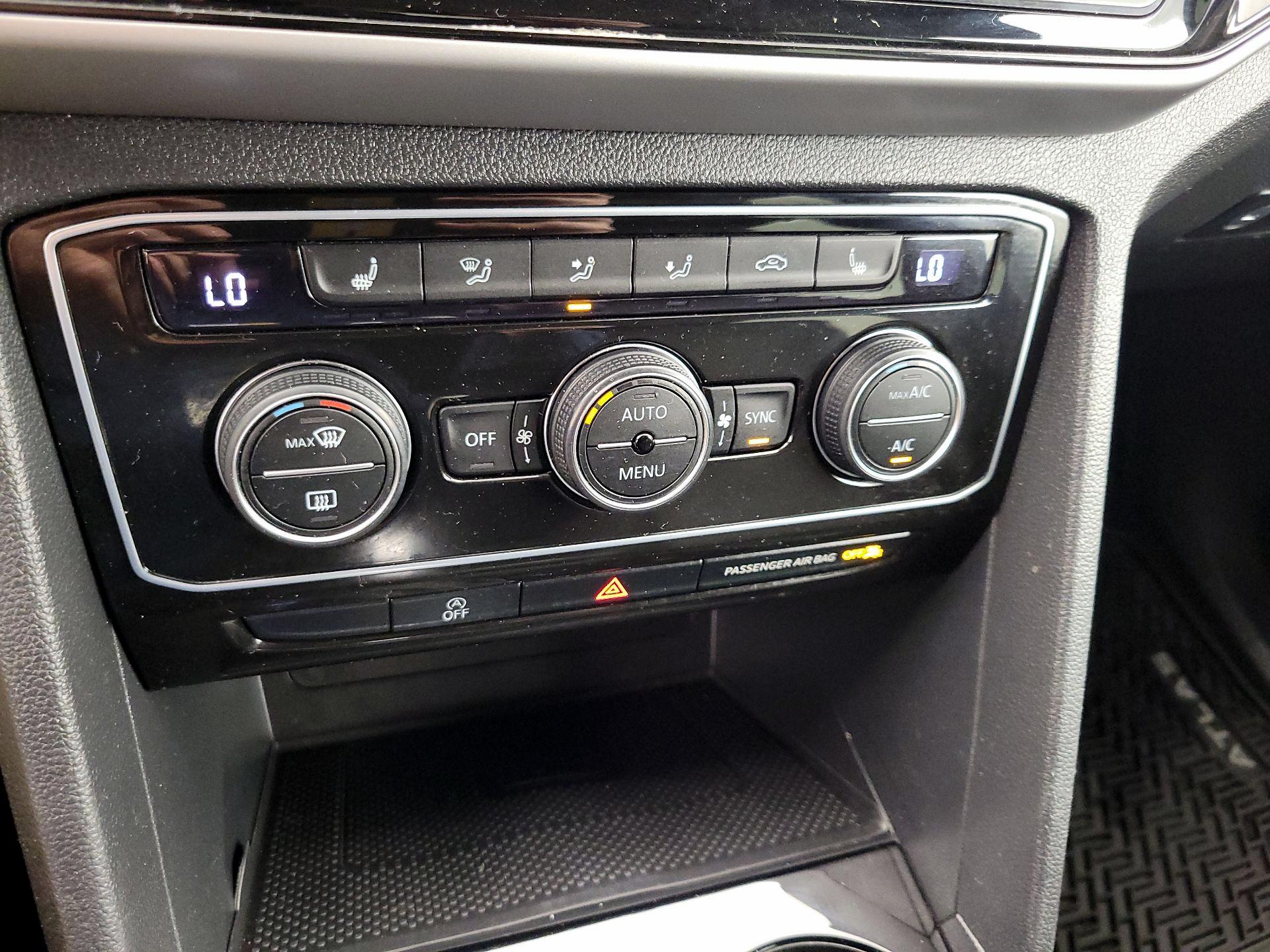 Thumbnail: 2022 Volkswagen Atlas - 16