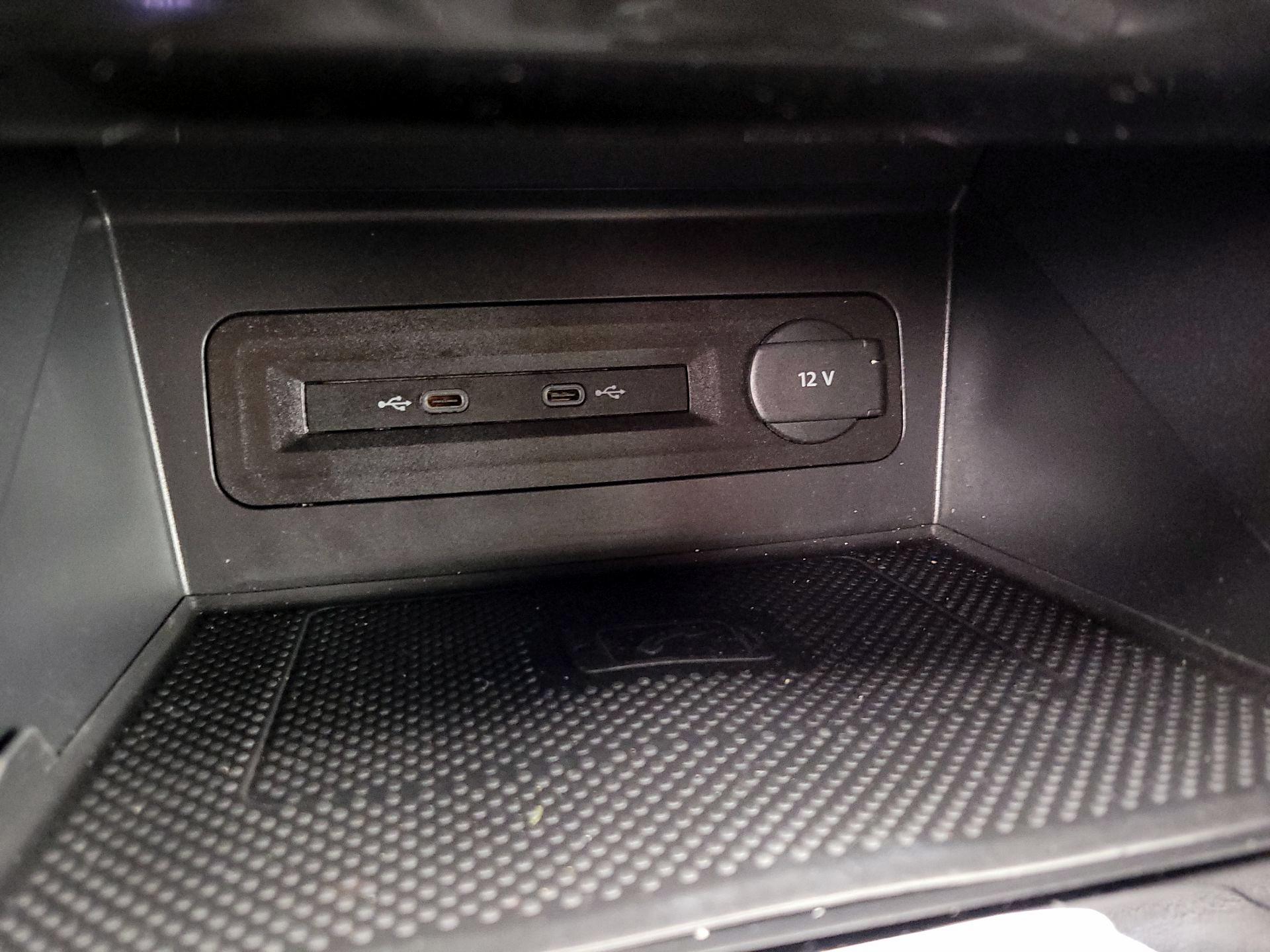 Thumbnail: 2022 Volkswagen Atlas - 18