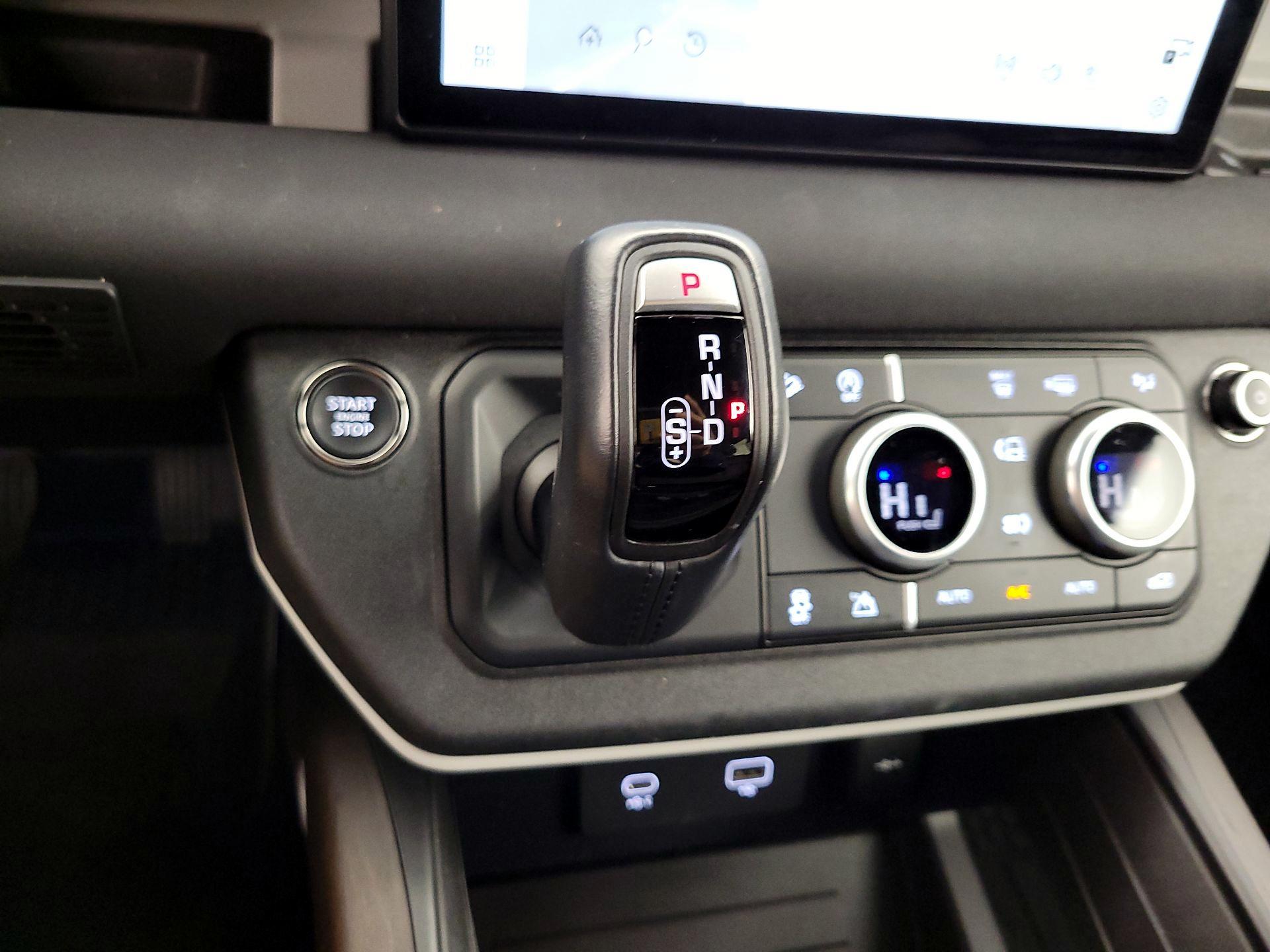 Thumbnail: 2023 Land Rover Defender - 18