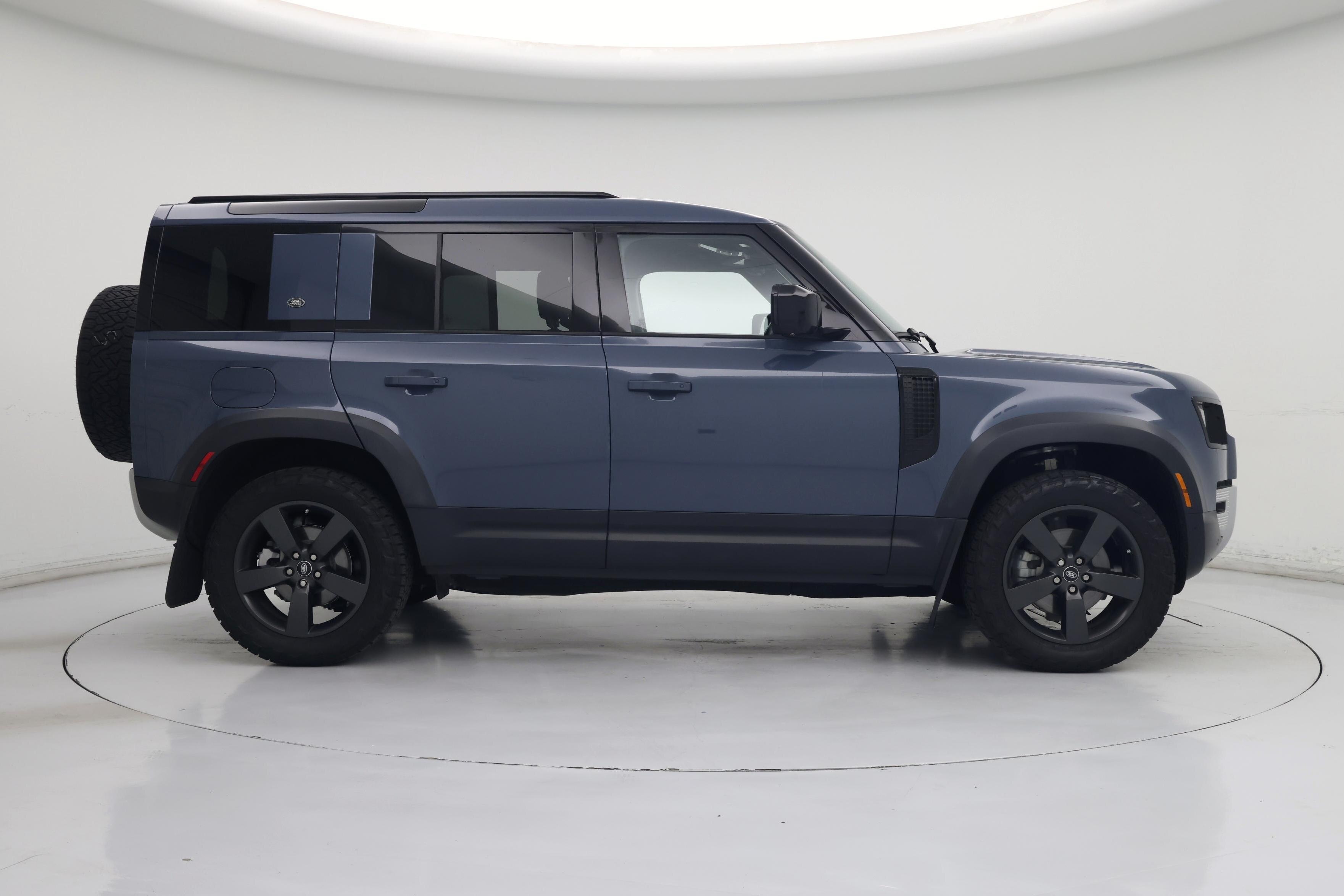 Thumbnail: 2023 Land Rover Defender - 7