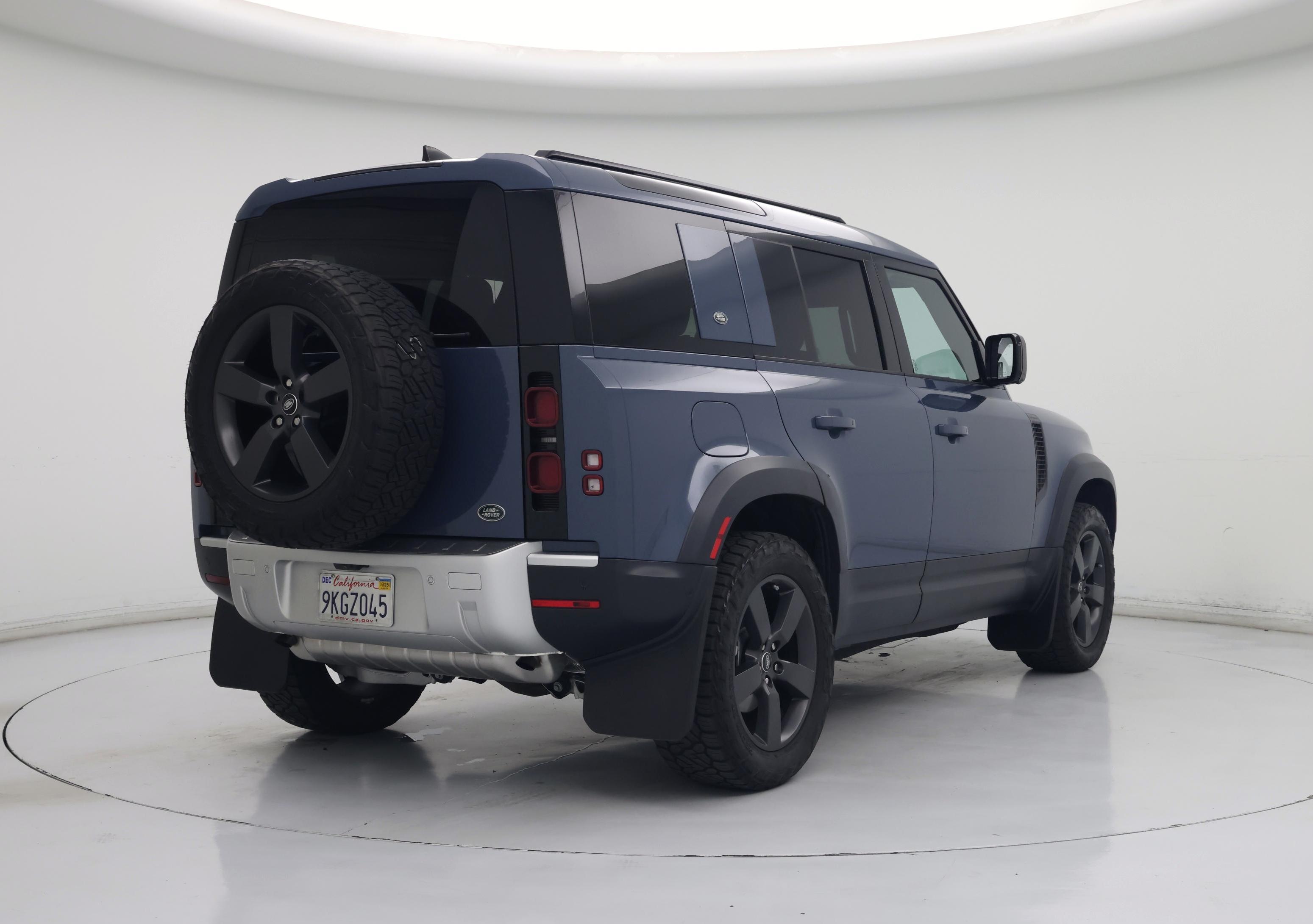 Thumbnail: 2023 Land Rover Defender - 8