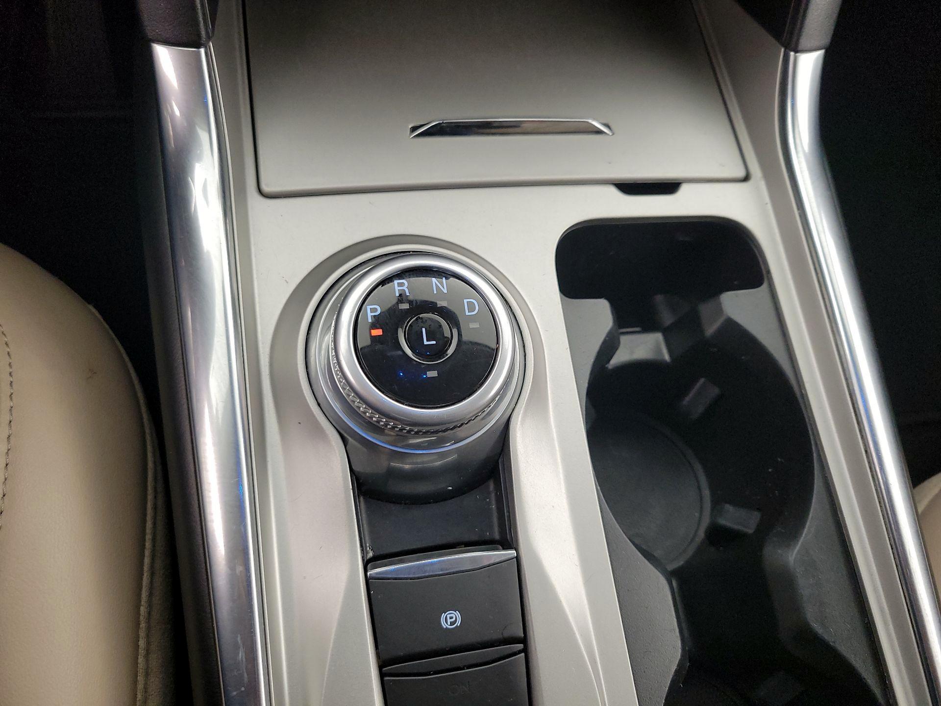 Thumbnail: 2021 Ford Explorer - 17