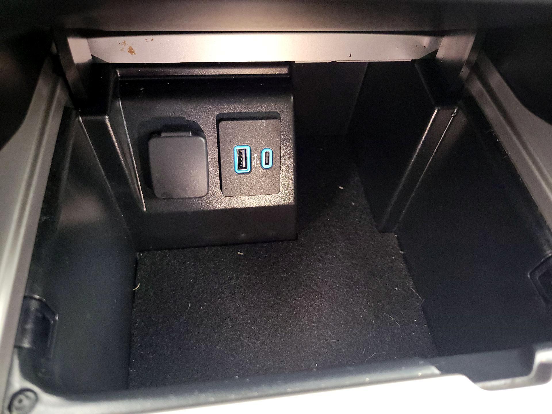 Thumbnail: 2021 Ford Explorer - 18