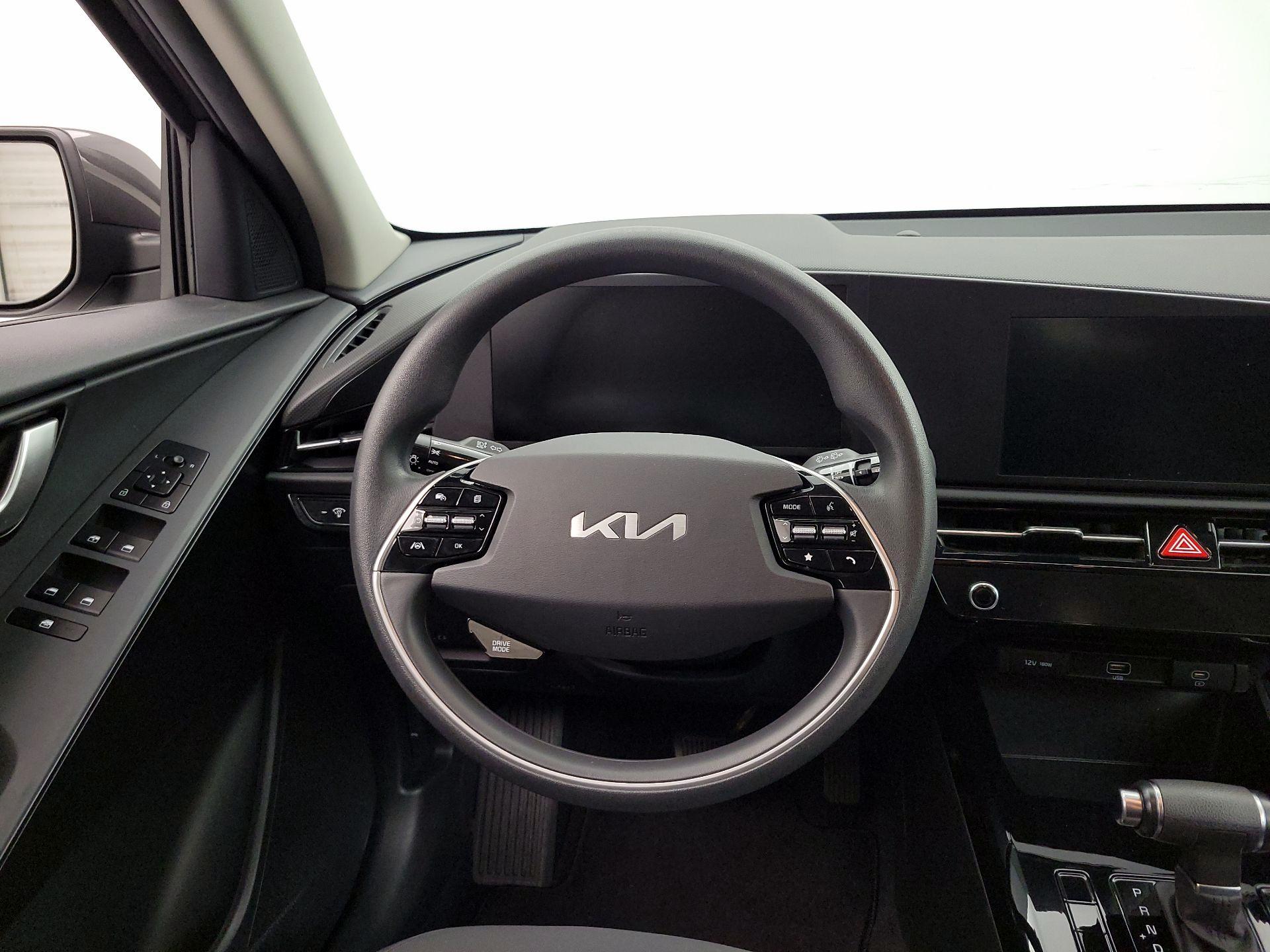Thumbnail: 2023 Kia Niro - 10