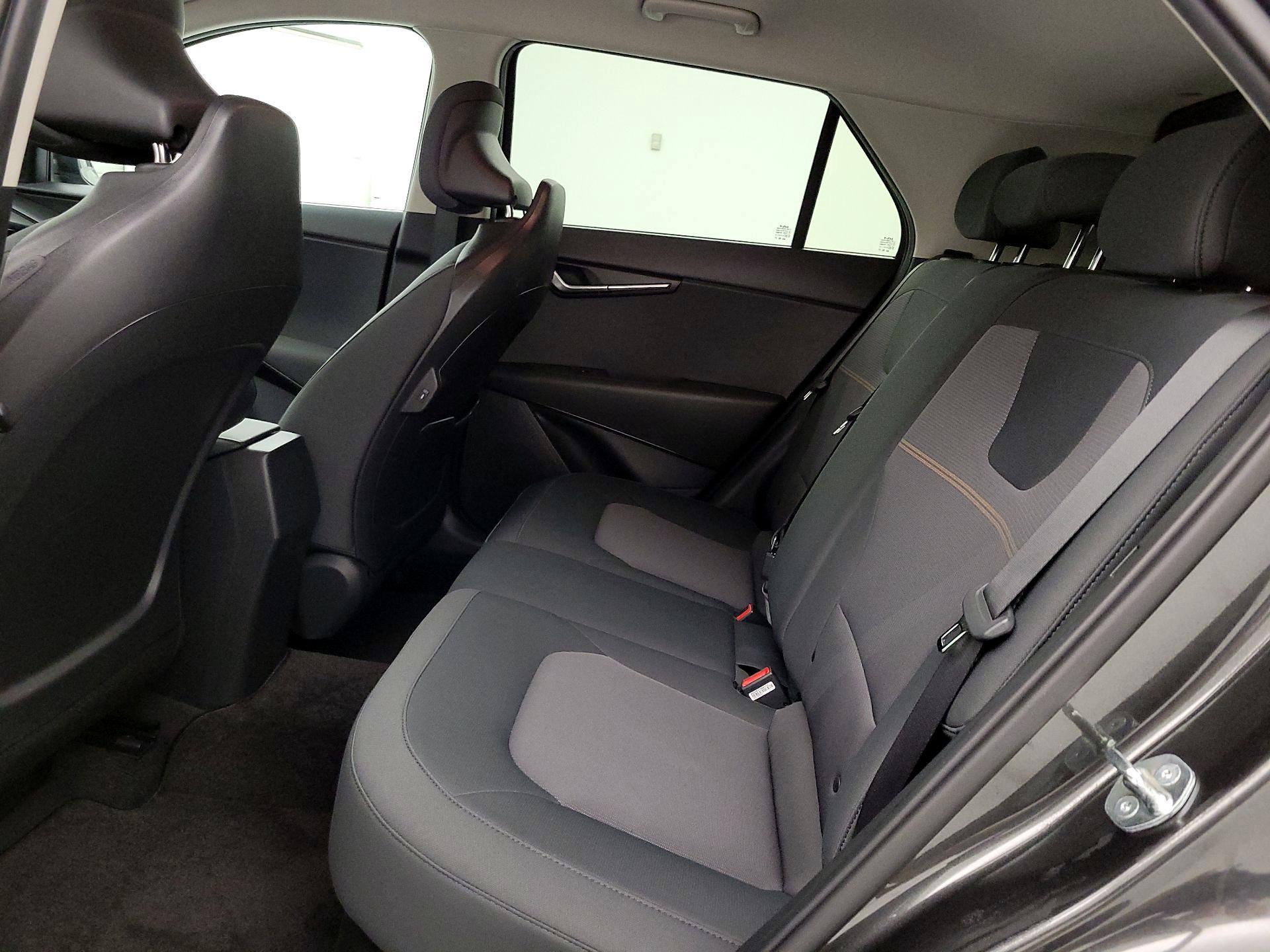 Thumbnail: 2023 Kia Niro - 19