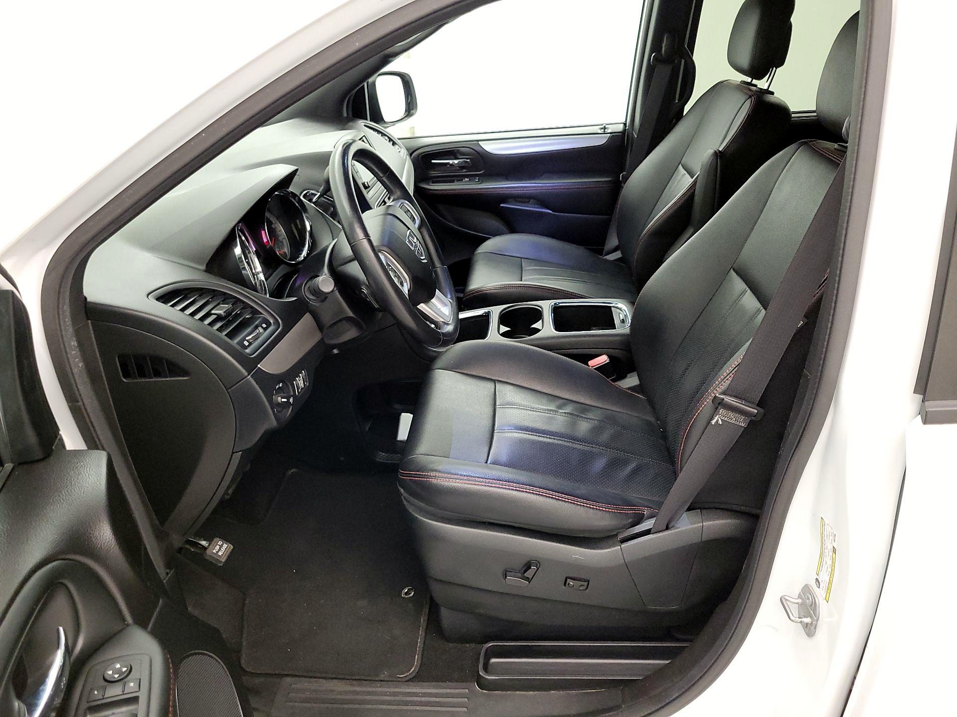 Thumbnail: 2018 Dodge Grand Caravan - 11