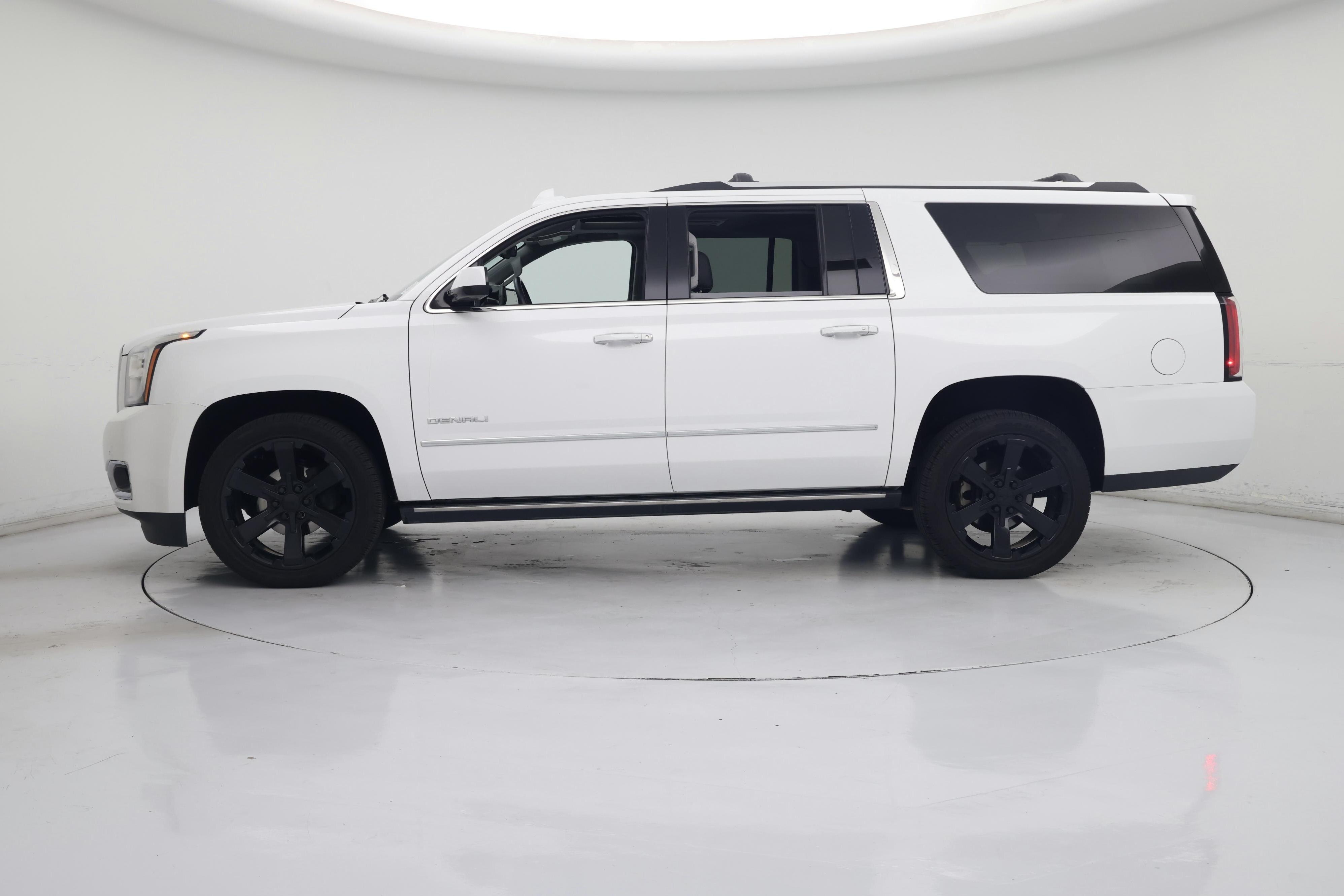 Thumbnail: 2020 GMC Yukon XL - 3