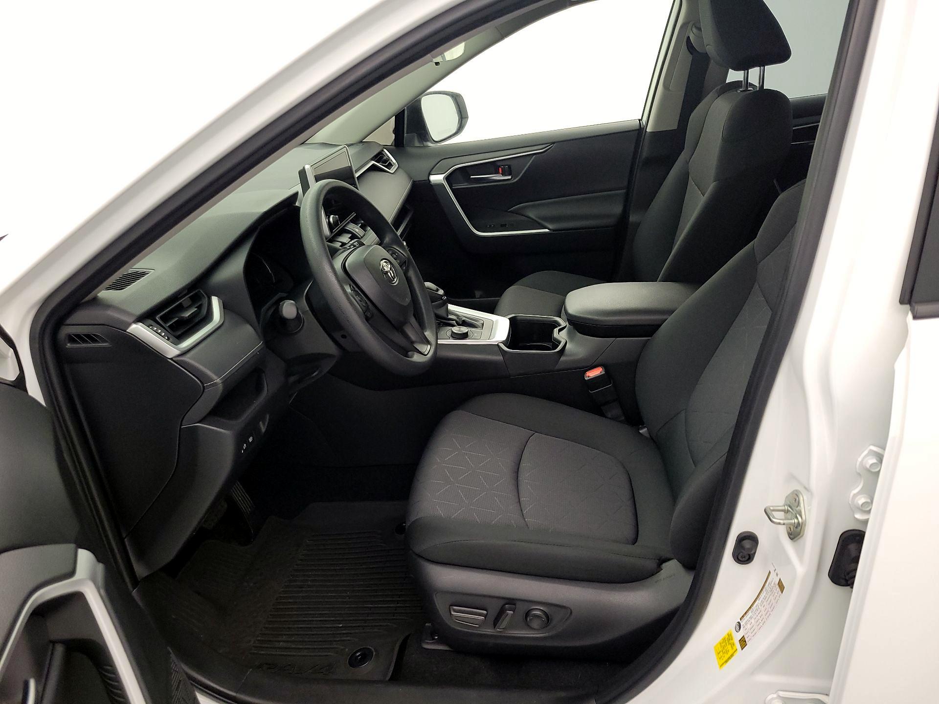 Thumbnail: 2025 Toyota RAV4 - 11