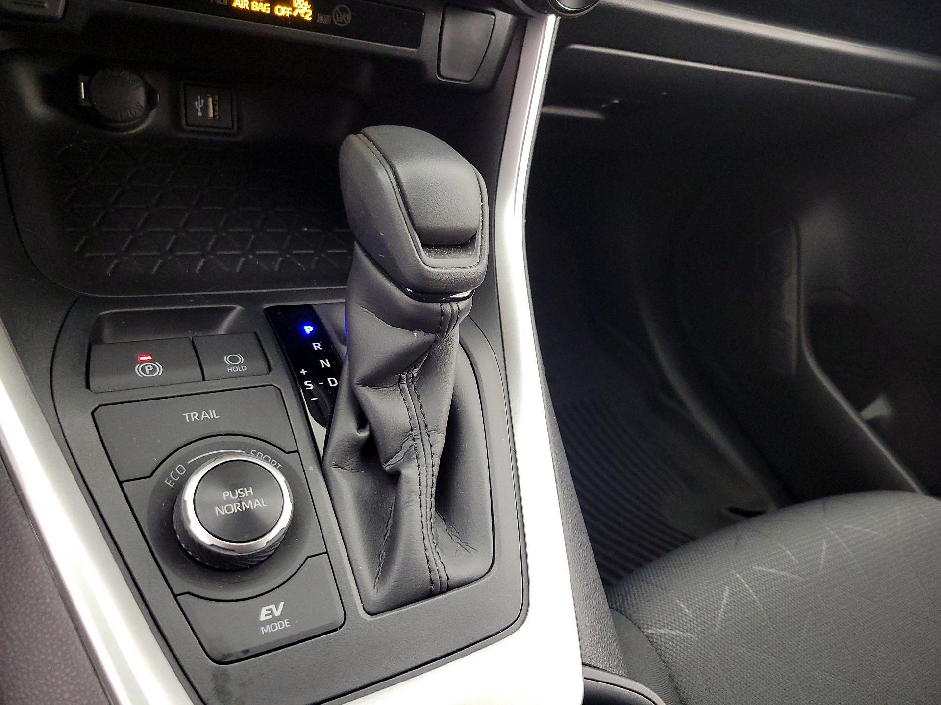 Thumbnail: 2025 Toyota RAV4 - 17