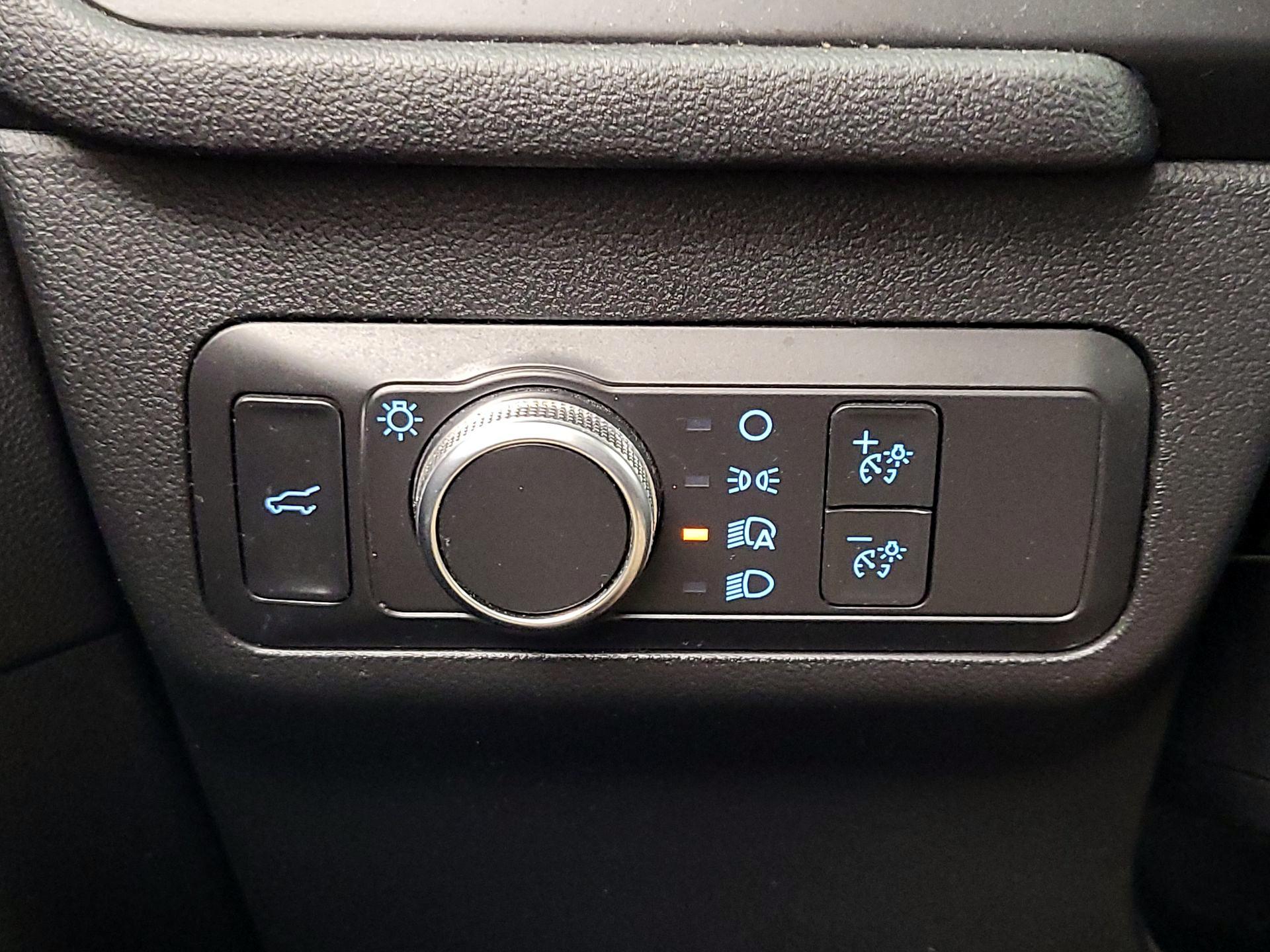 Thumbnail: 2021 Ford Escape - 13