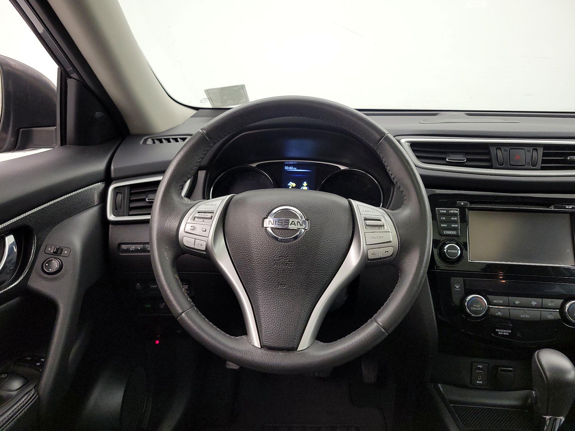 Thumbnail: 2016 Nissan Rogue - 10