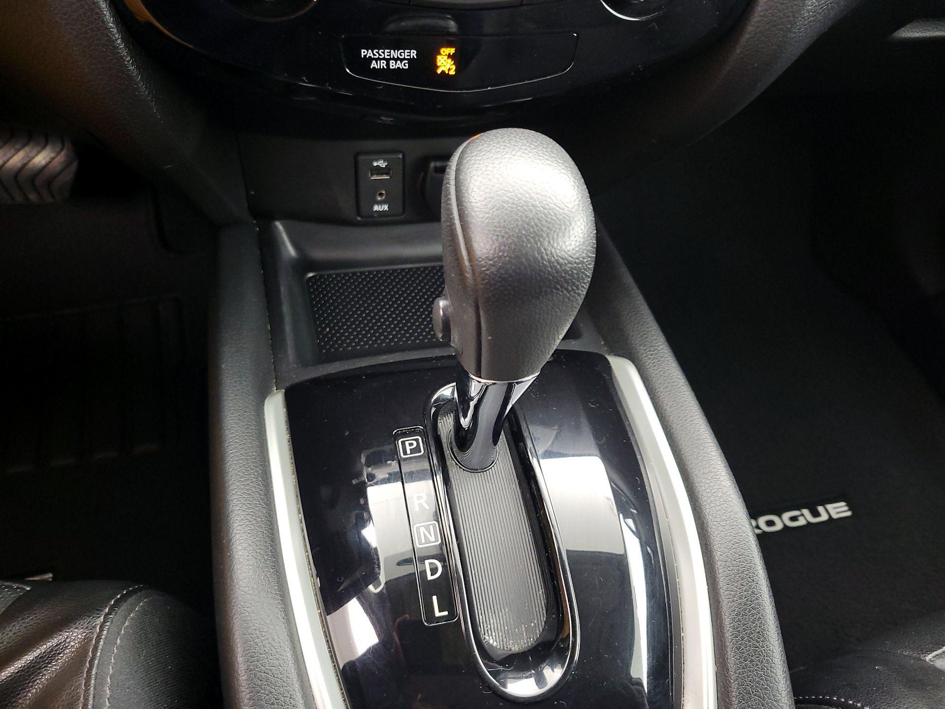 Thumbnail: 2016 Nissan Rogue - 18