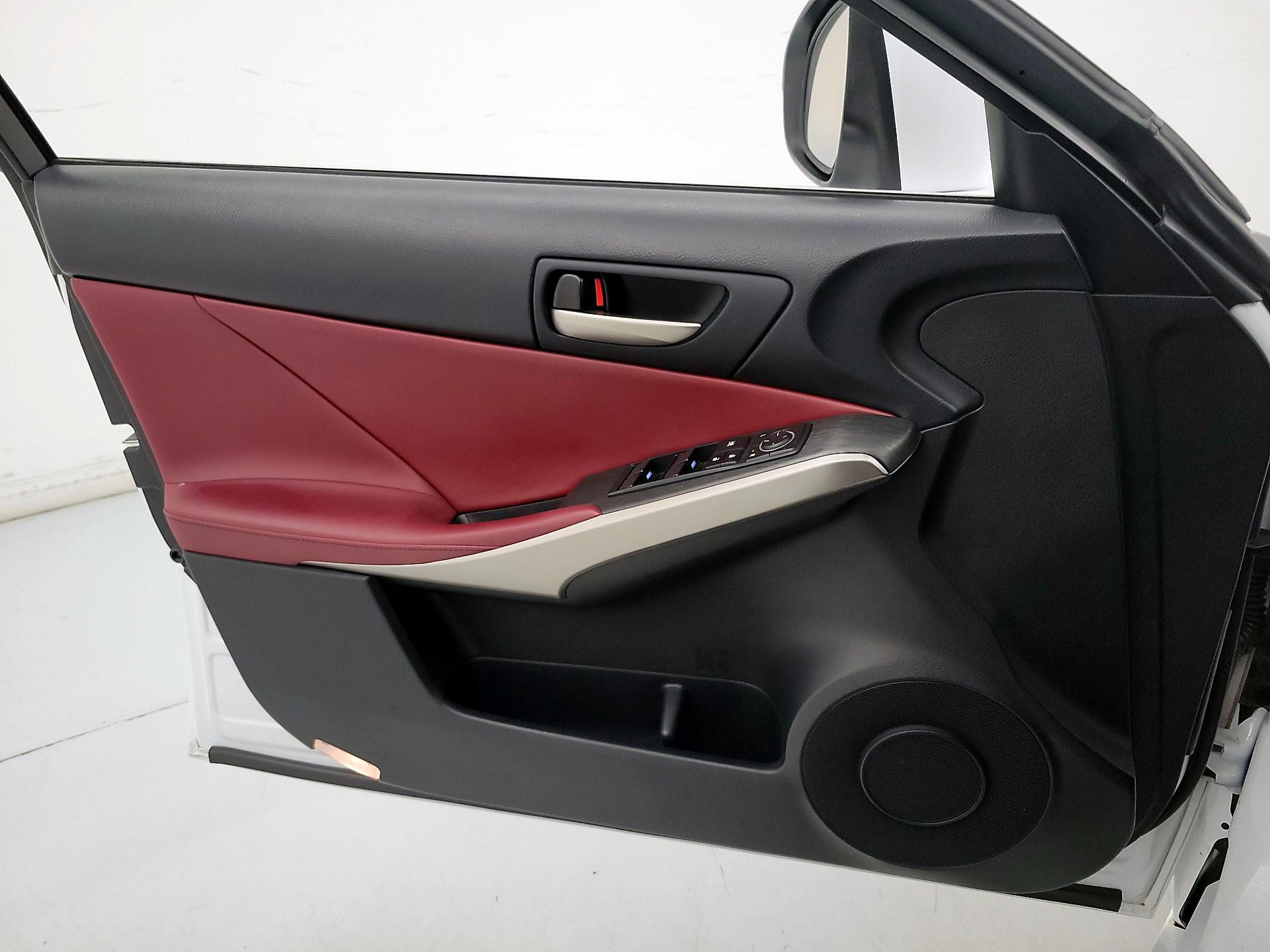 Thumbnail: 2019 Lexus IS - 12