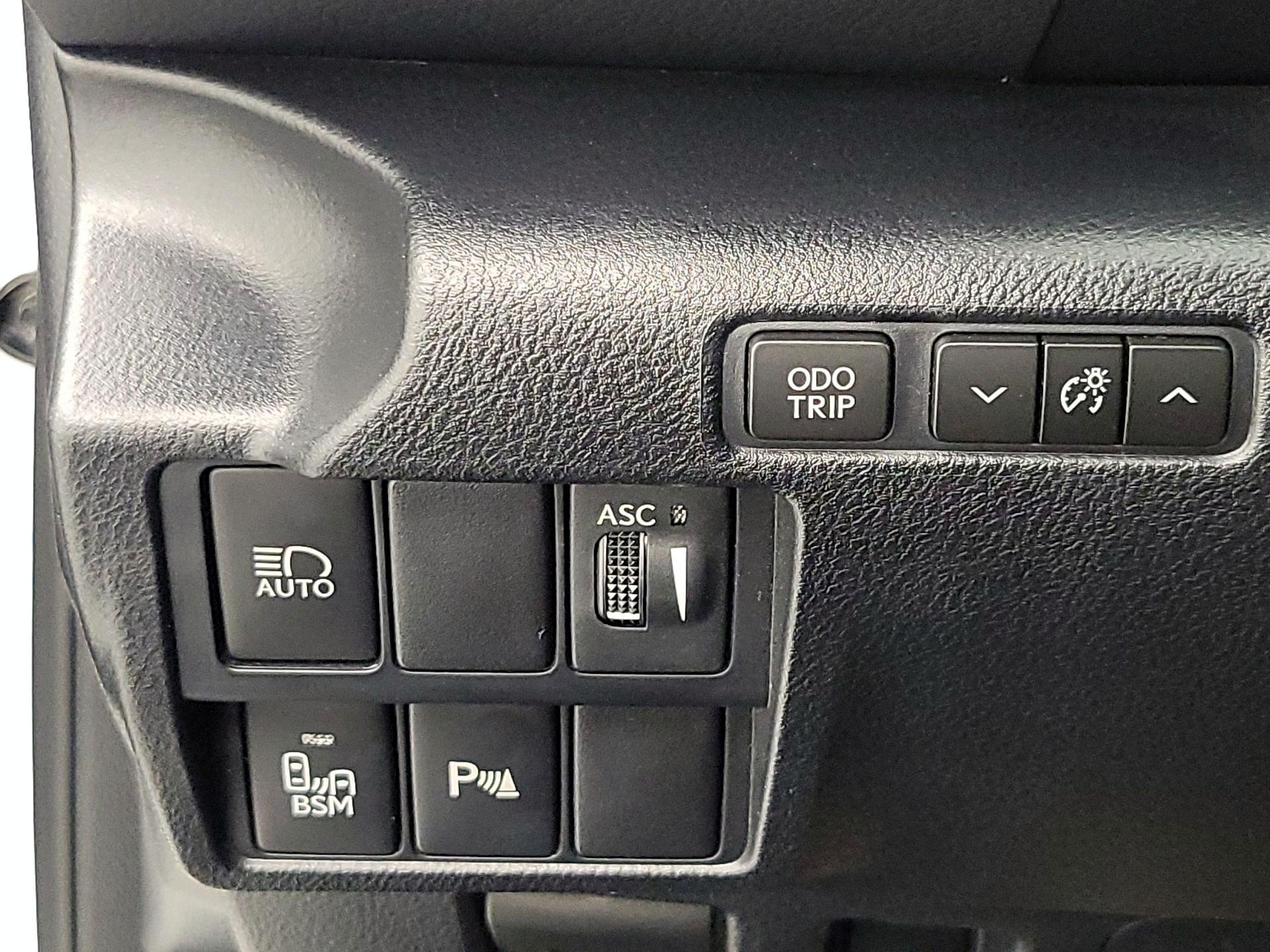 Thumbnail: 2019 Lexus IS - 13