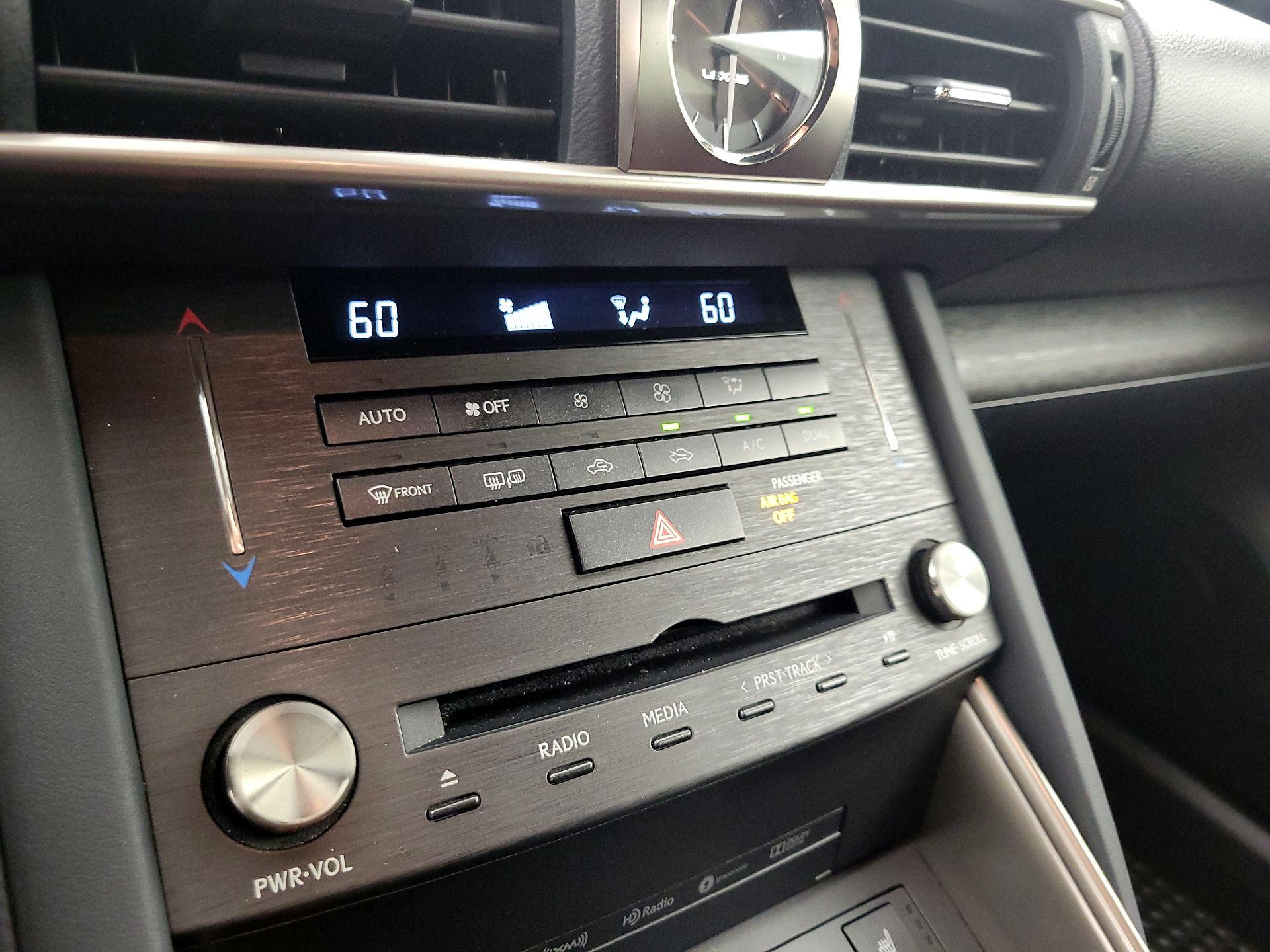 Thumbnail: 2019 Lexus IS - 17