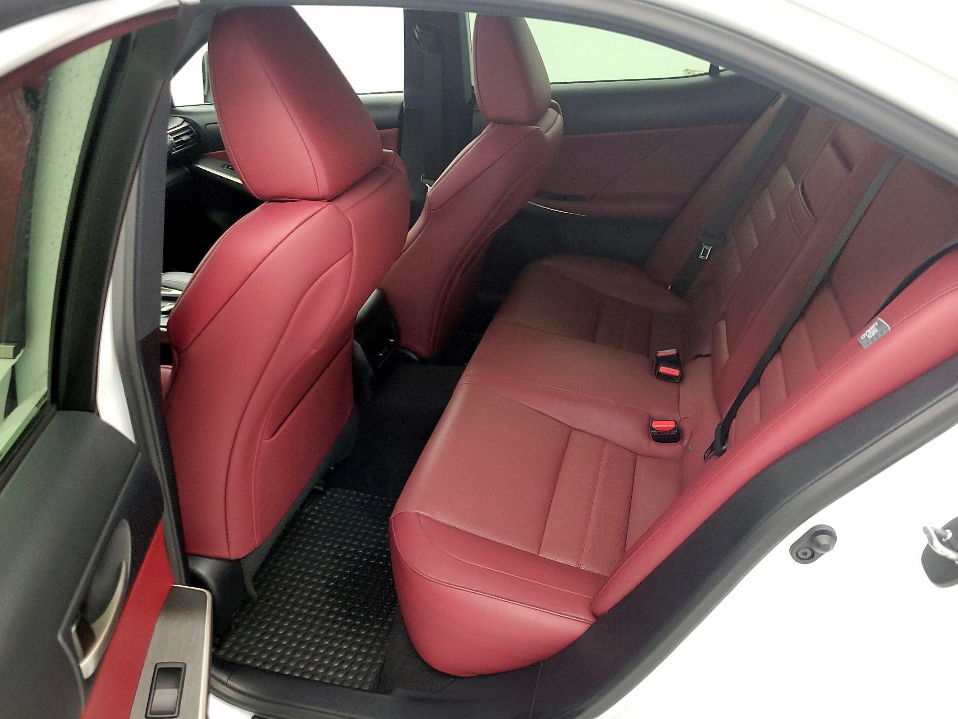 Thumbnail: 2019 Lexus IS - 20