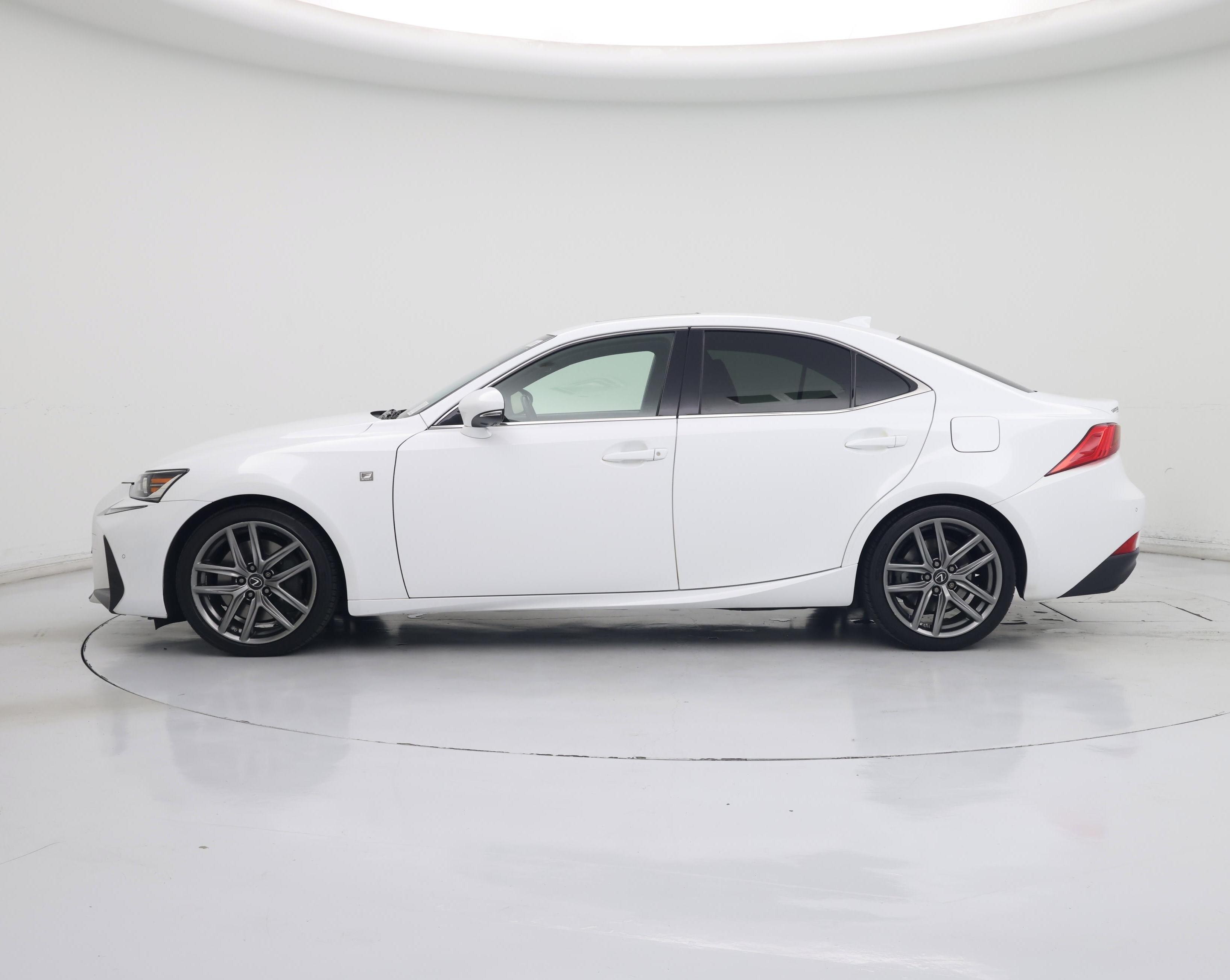 Thumbnail: 2019 Lexus IS - 3