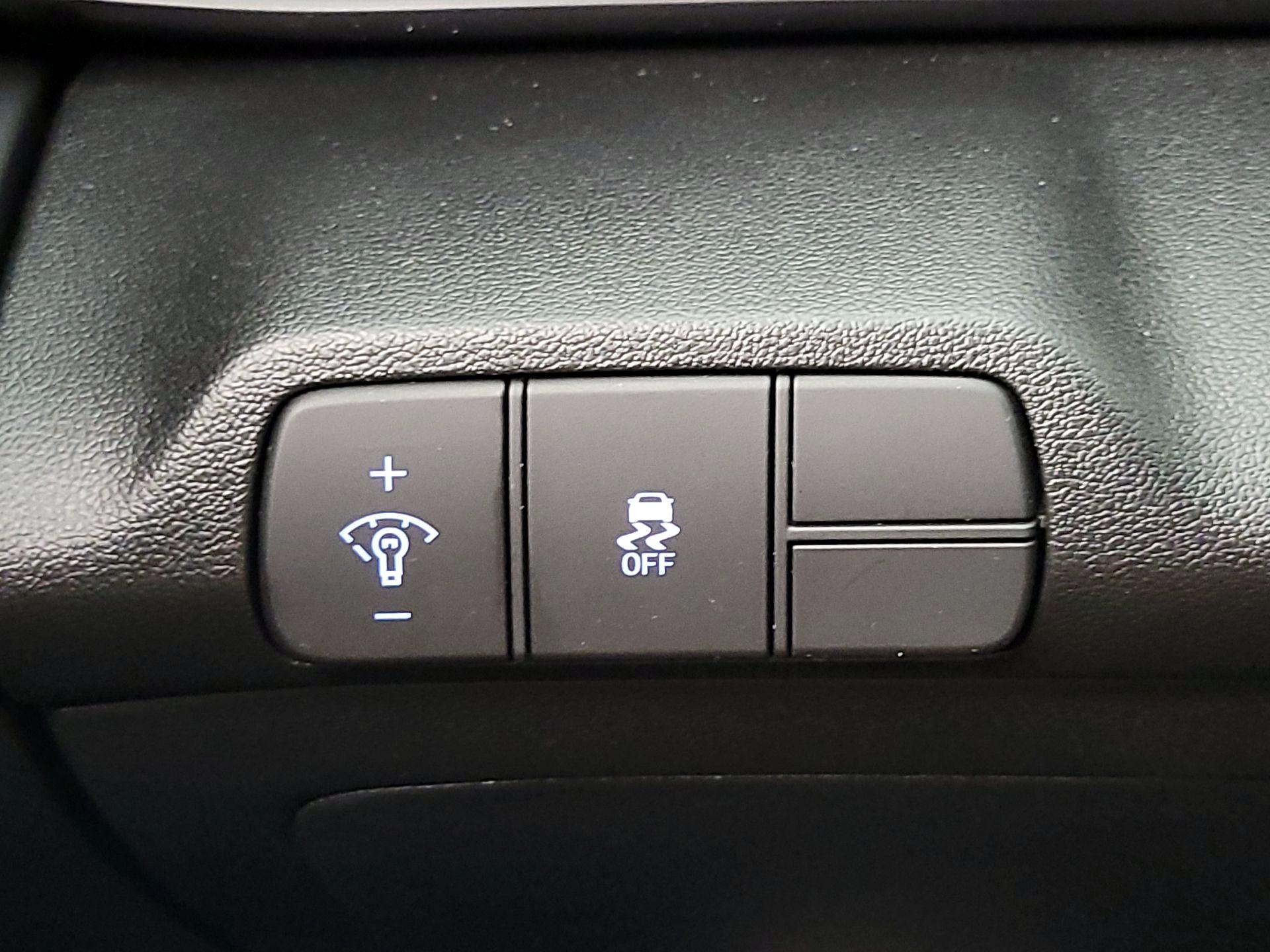 Thumbnail: 2025 Hyundai Elantra - 13