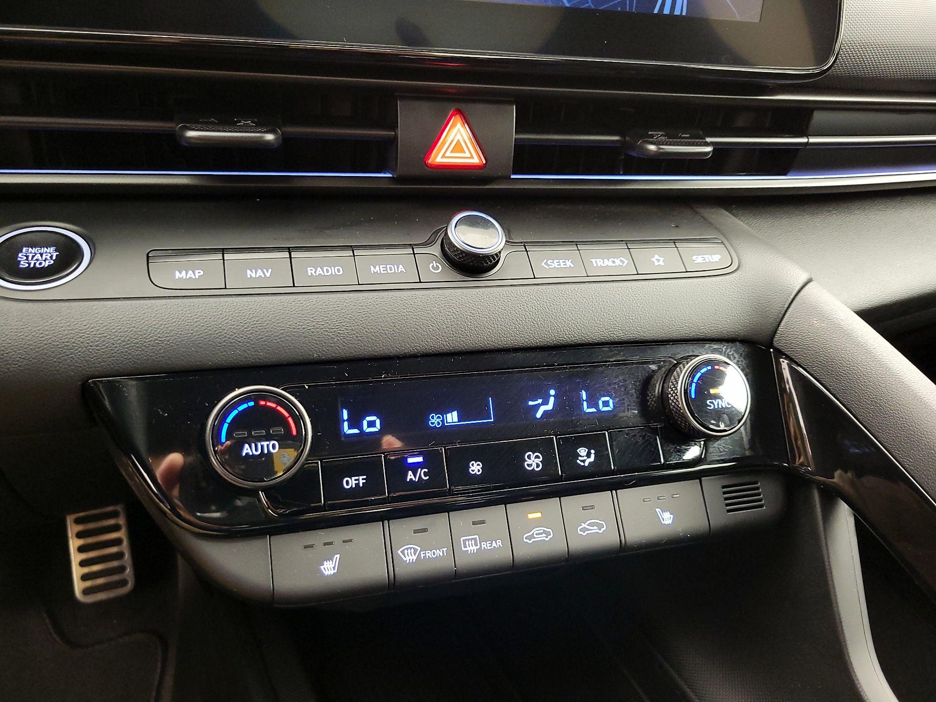 Thumbnail: 2025 Hyundai Elantra - 17