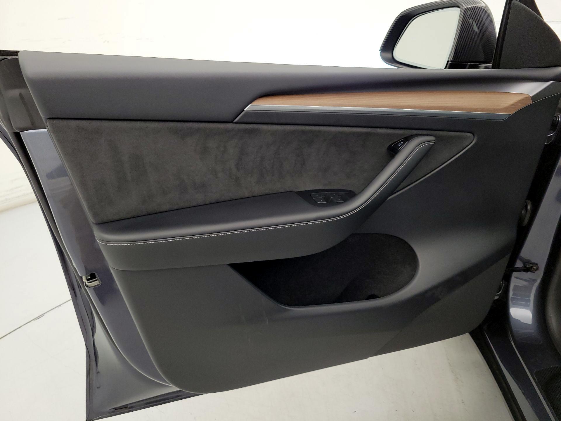 Thumbnail: 2023 Tesla Model Y - 12