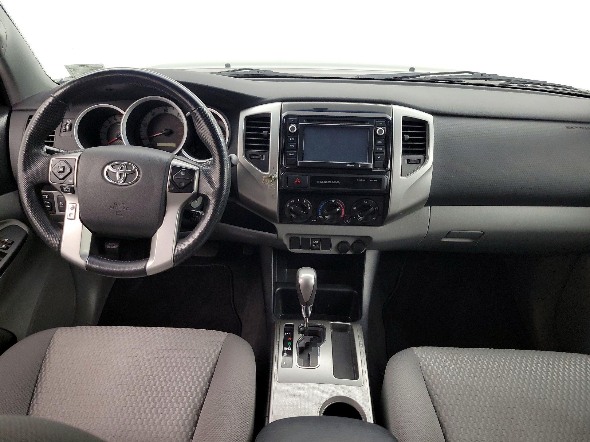 Thumbnail: 2015 Toyota Tacoma - 9