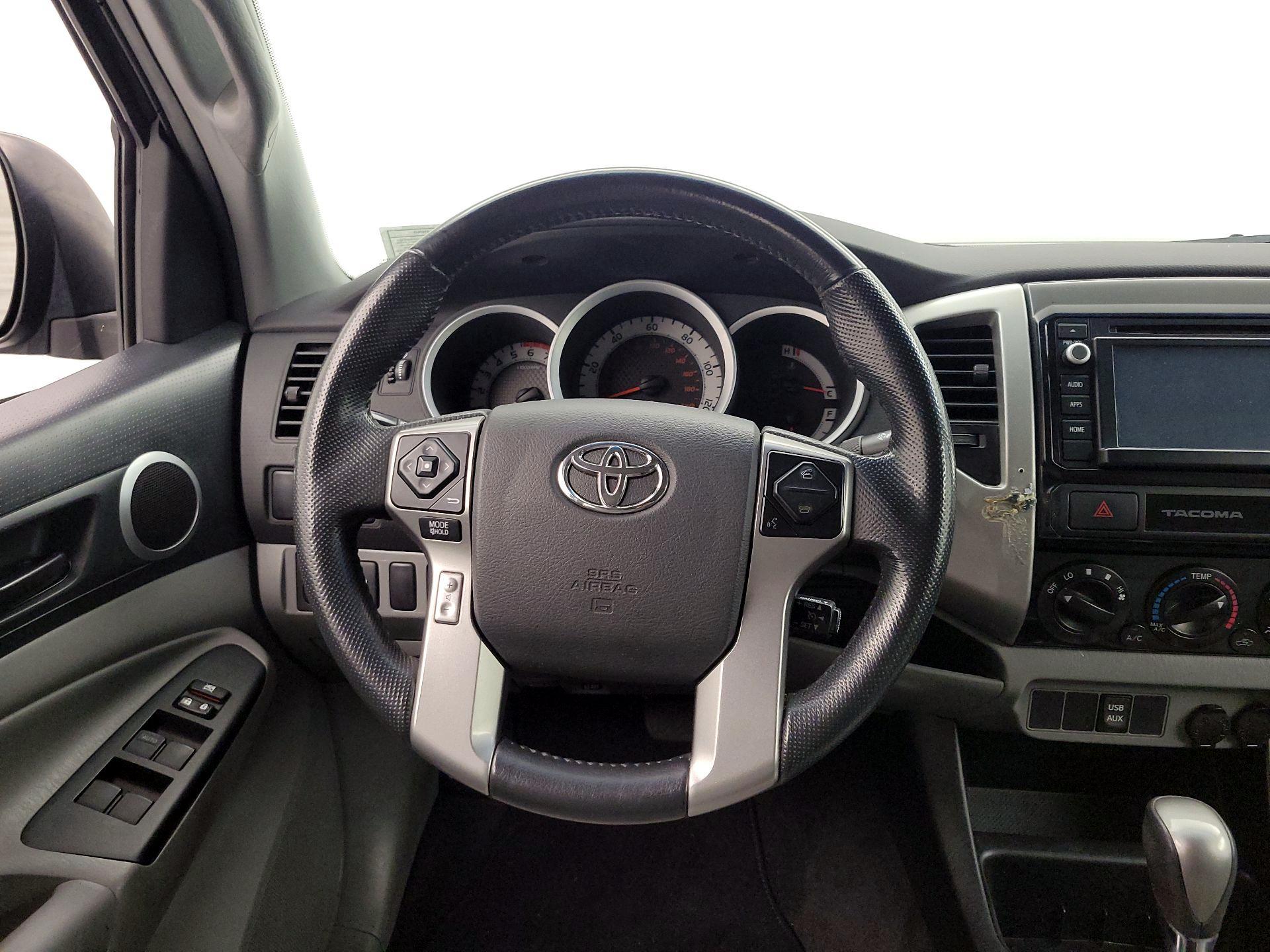 Thumbnail: 2015 Toyota Tacoma - 10