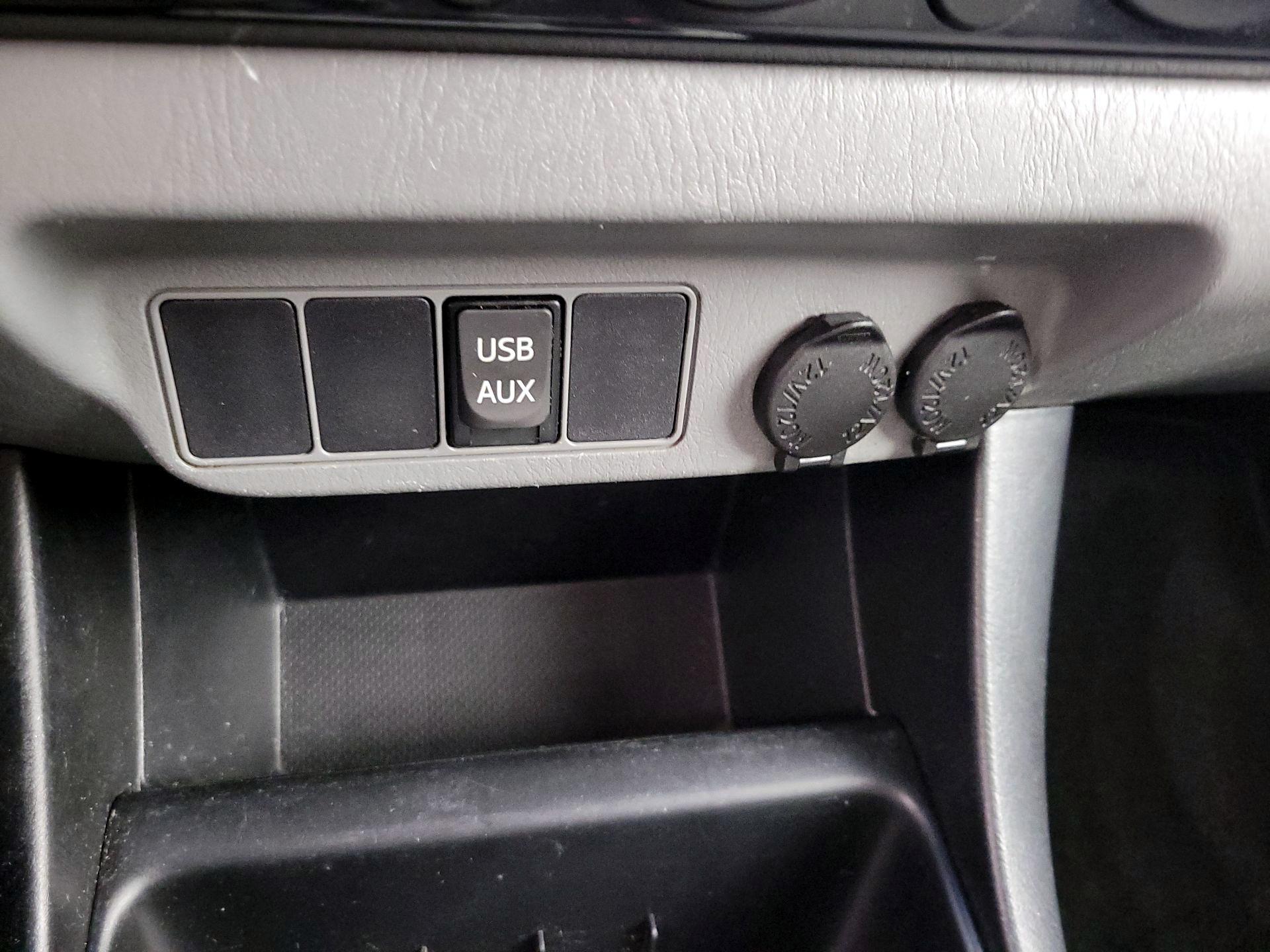 Thumbnail: 2015 Toyota Tacoma - 18