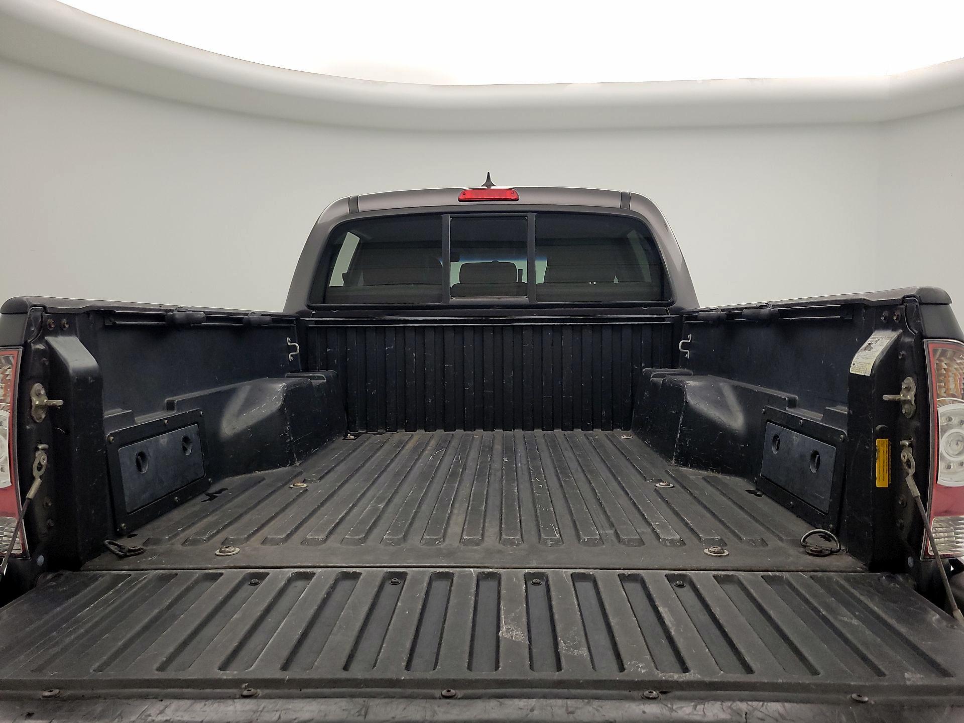 Thumbnail: 2015 Toyota Tacoma - 20