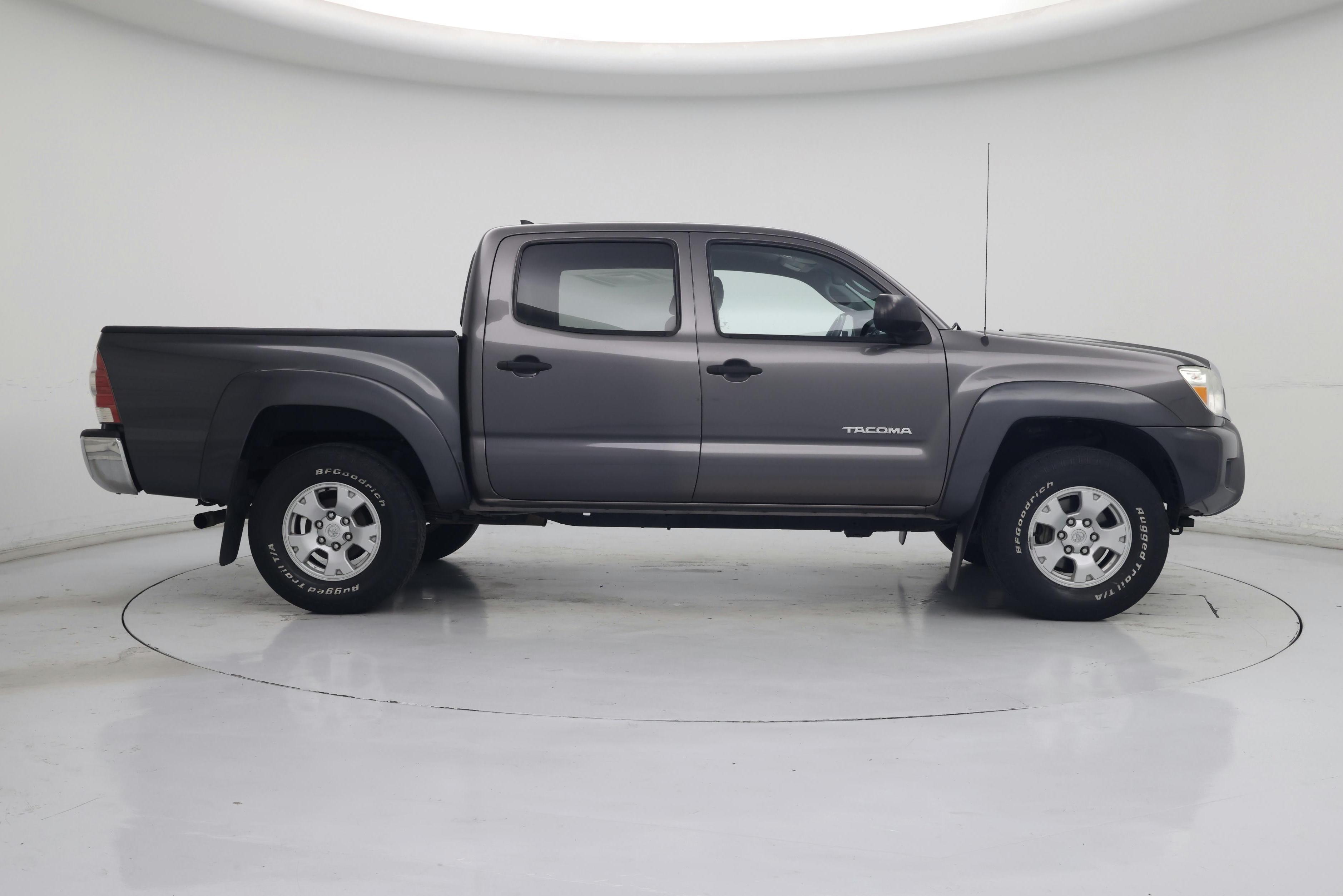 Thumbnail: 2015 Toyota Tacoma - 7