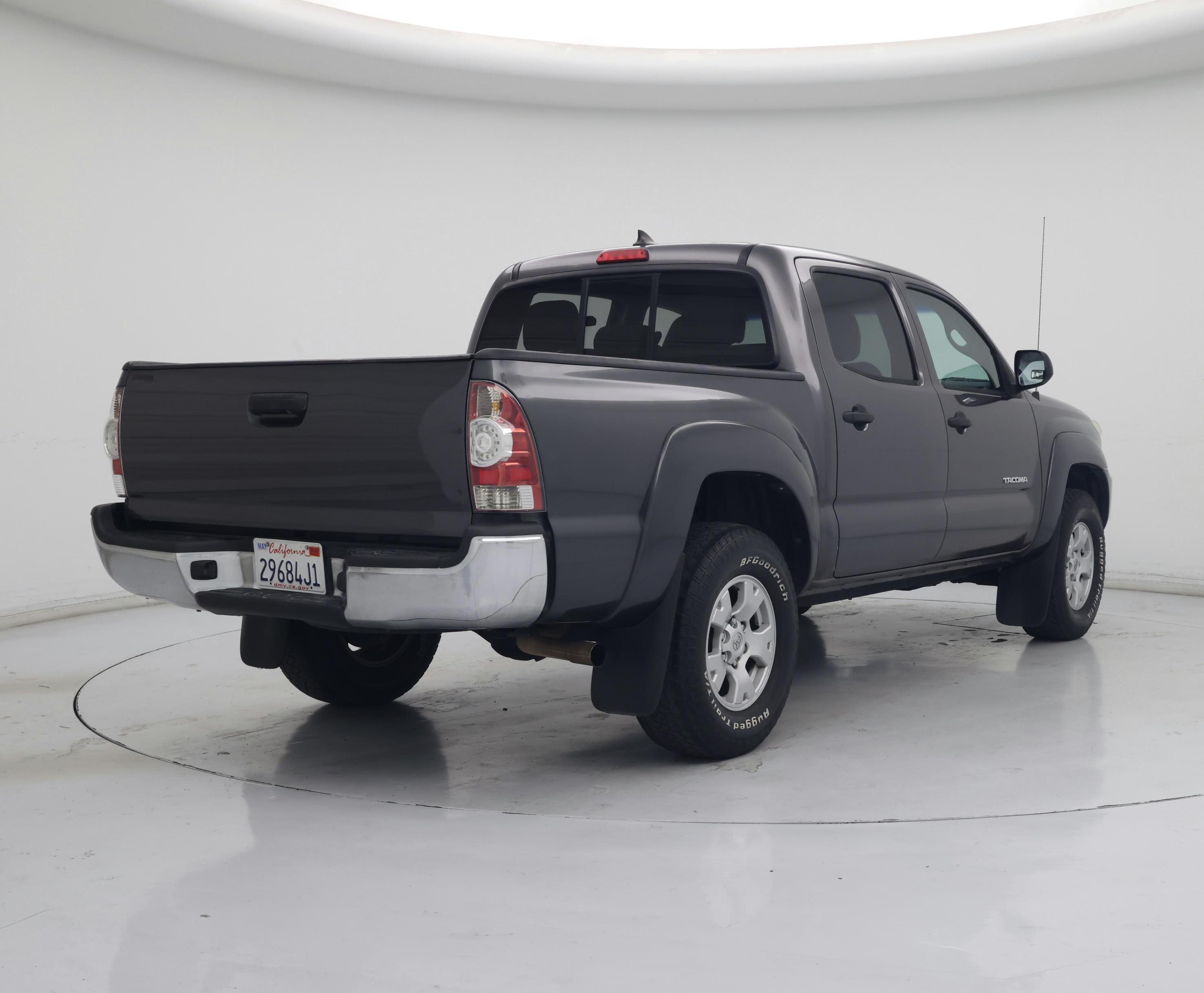 Thumbnail: 2015 Toyota Tacoma - 8