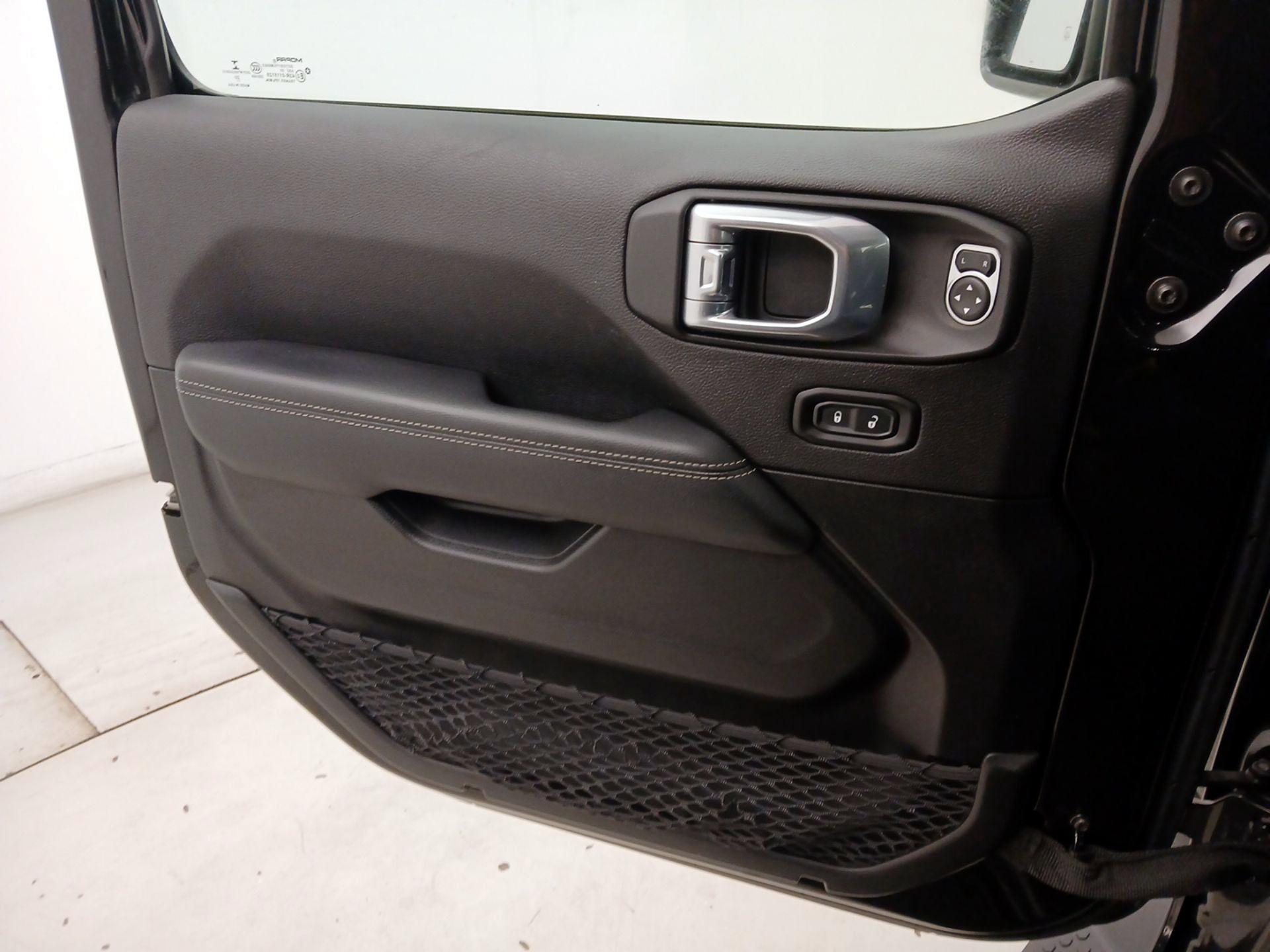 Thumbnail: 2021 Jeep Wrangler - 12