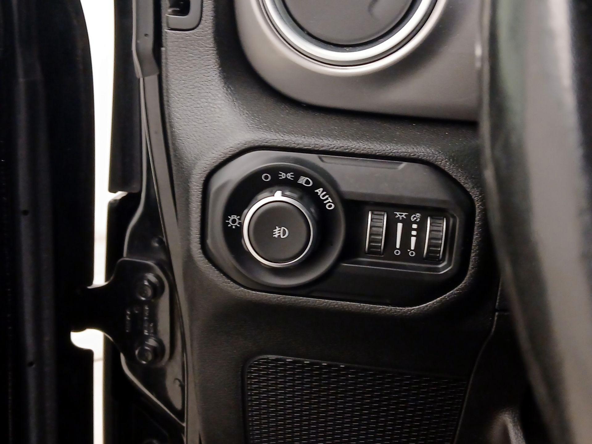 Thumbnail: 2021 Jeep Wrangler - 13