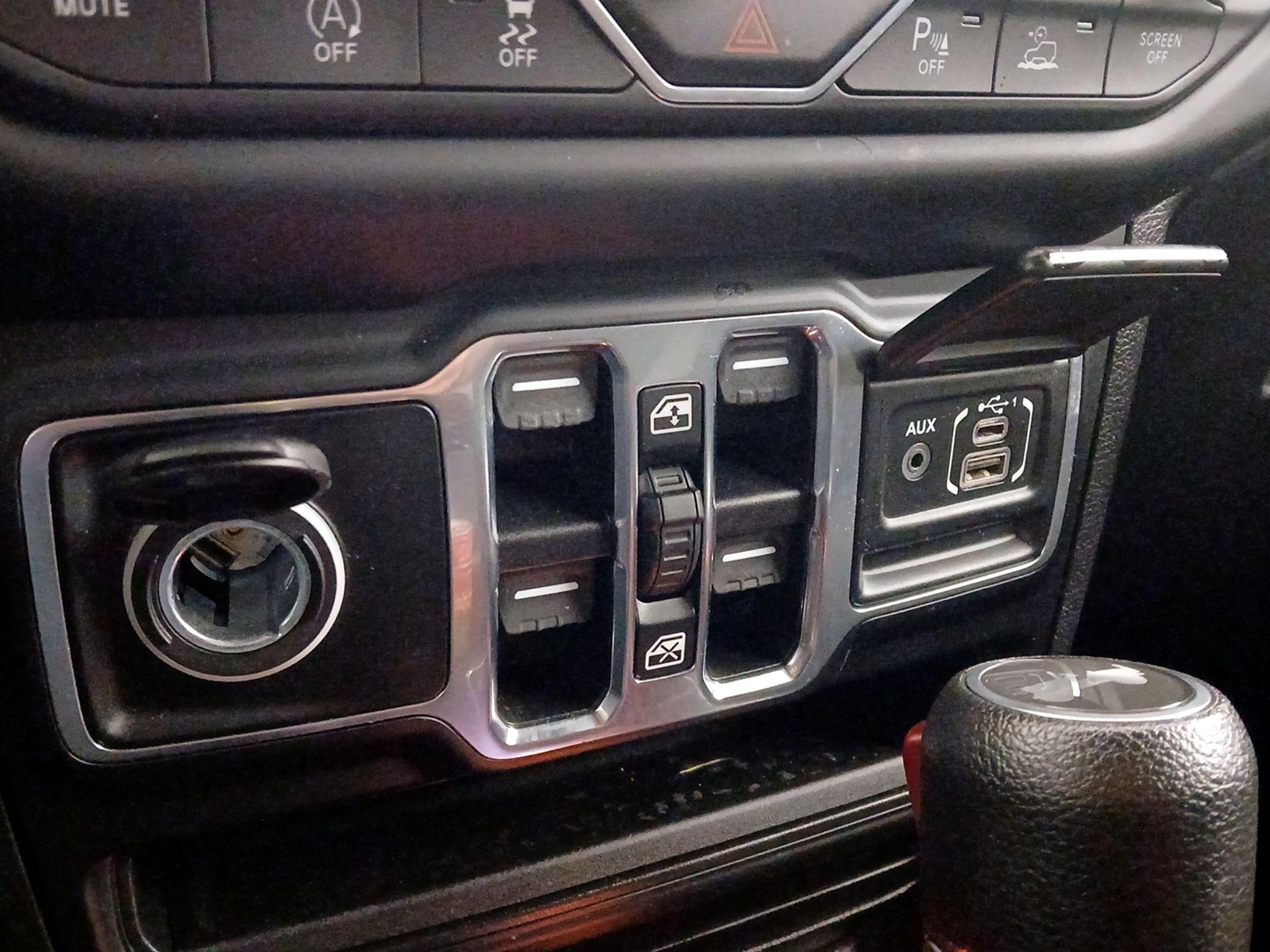 Thumbnail: 2021 Jeep Wrangler - 19