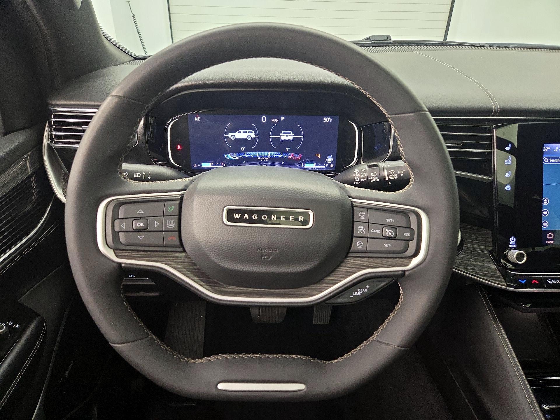 Thumbnail: 2022 Jeep Wagoneer - 10