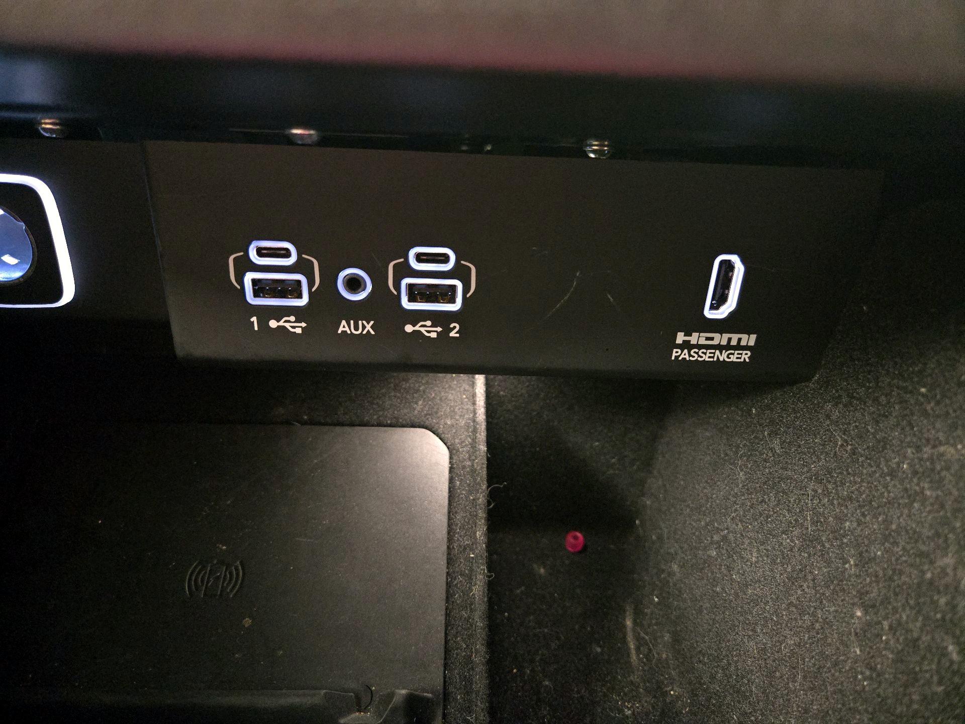 Thumbnail: 2022 Jeep Wagoneer - 19