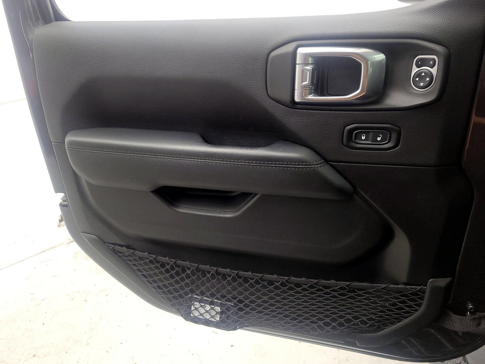 Thumbnail: 2020 Jeep Wrangler - 12