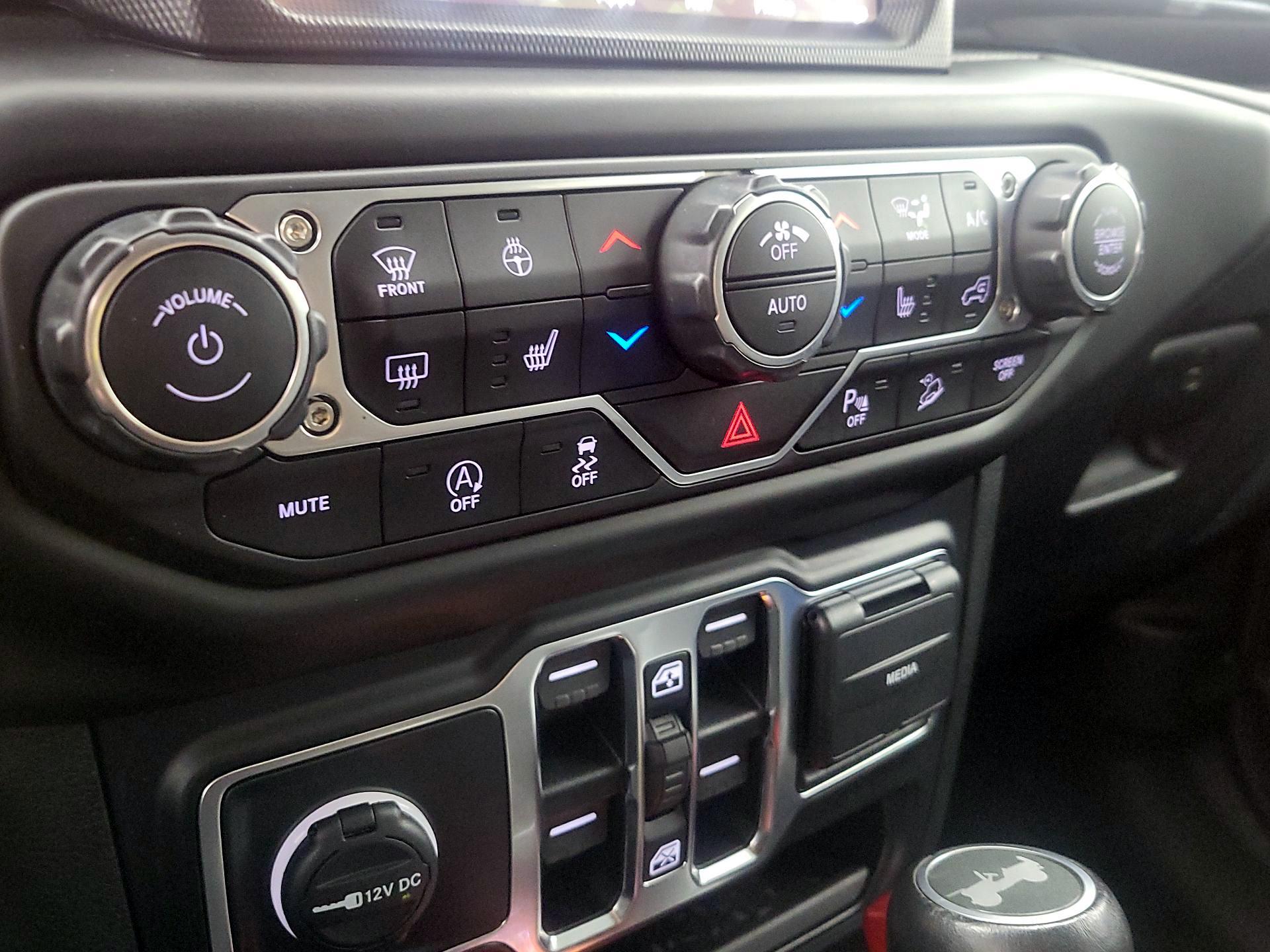 Thumbnail: 2020 Jeep Wrangler - 17