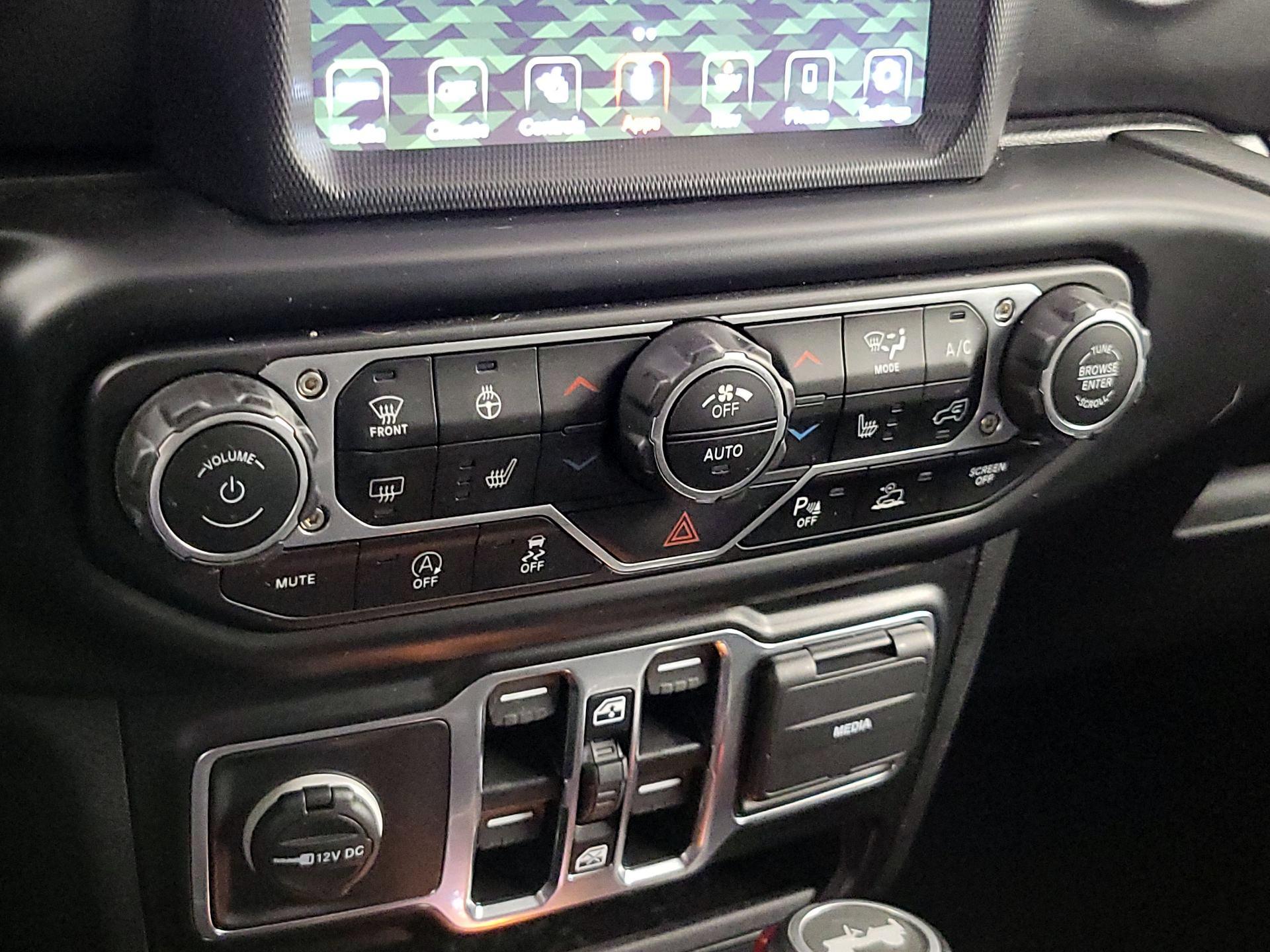 Thumbnail: 2022 Jeep Wrangler - 17