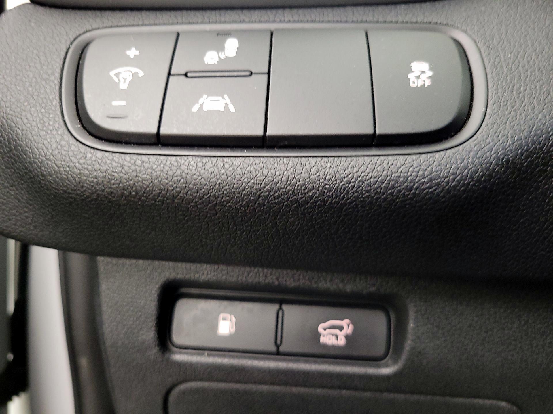 Thumbnail: 2020 Kia Sorento - 13