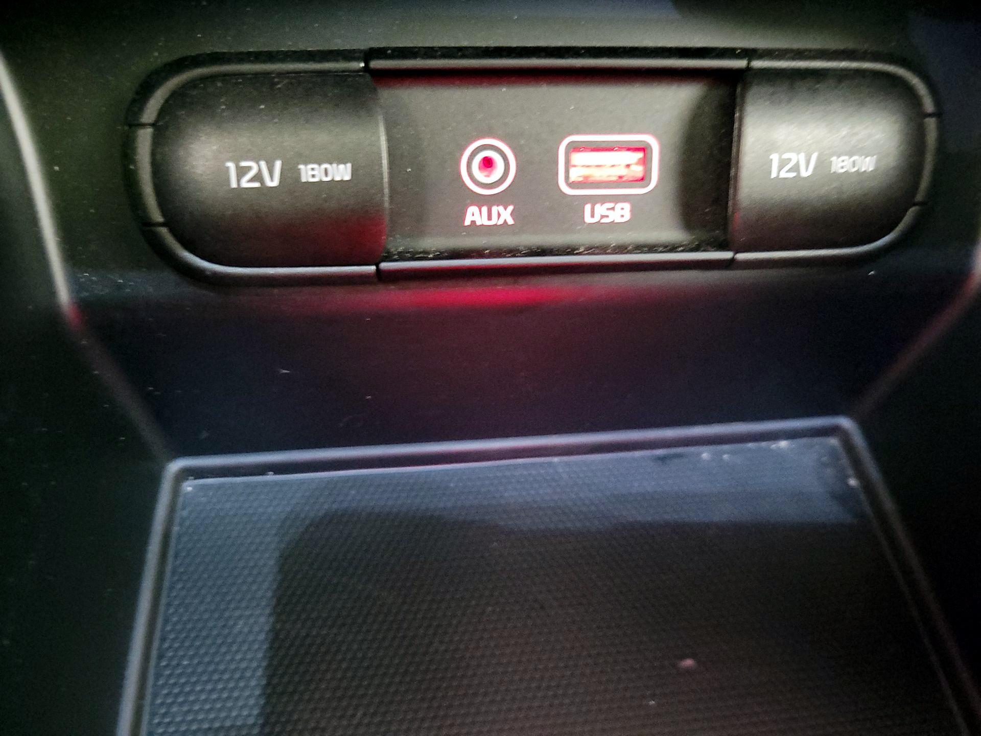 Thumbnail: 2020 Kia Sorento - 18