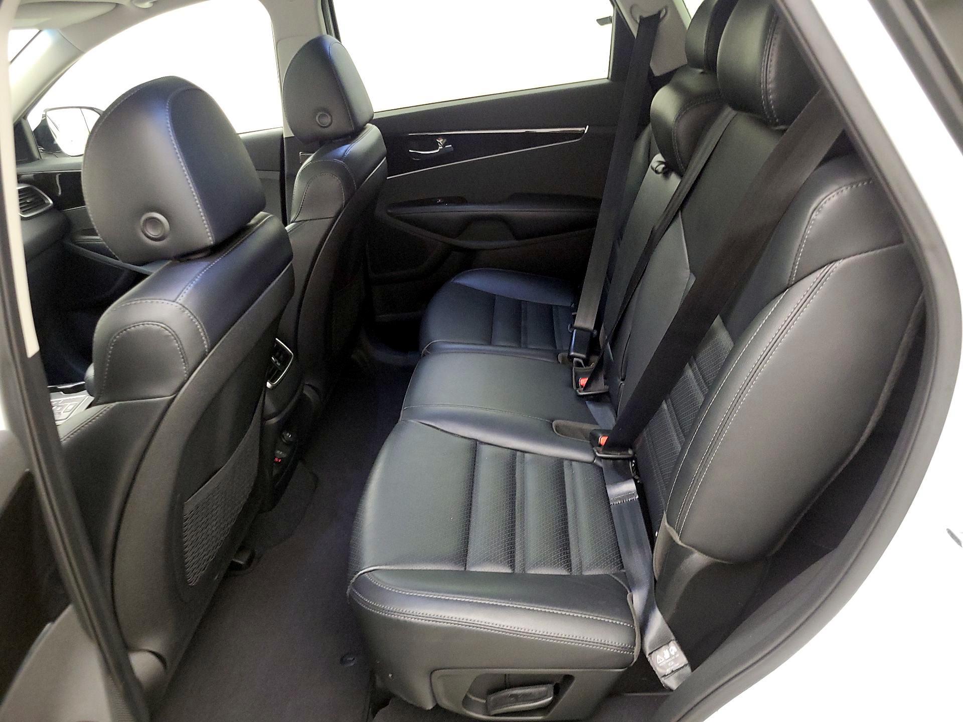 Thumbnail: 2020 Kia Sorento - 20