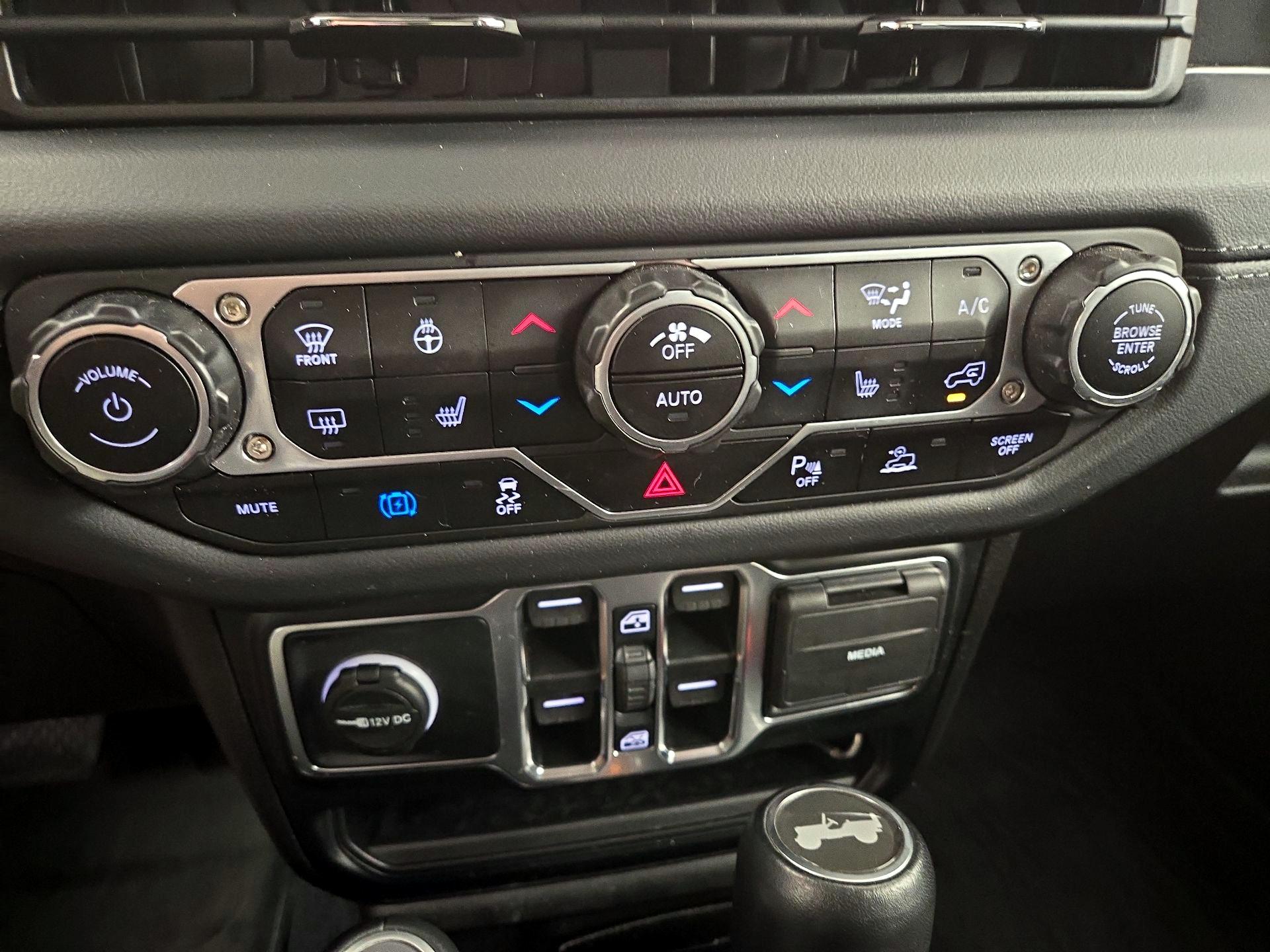 Thumbnail: 2024 Jeep Wrangler - 16