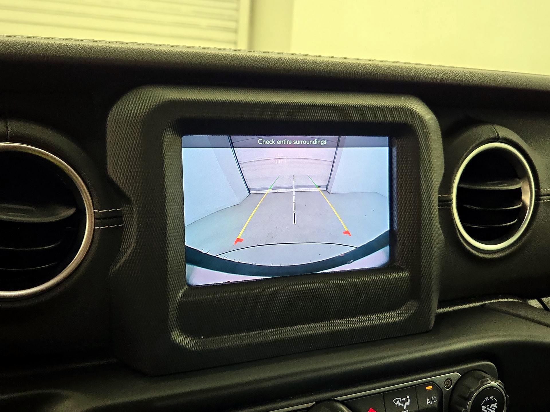 Thumbnail: 2021 Jeep Wrangler - 14