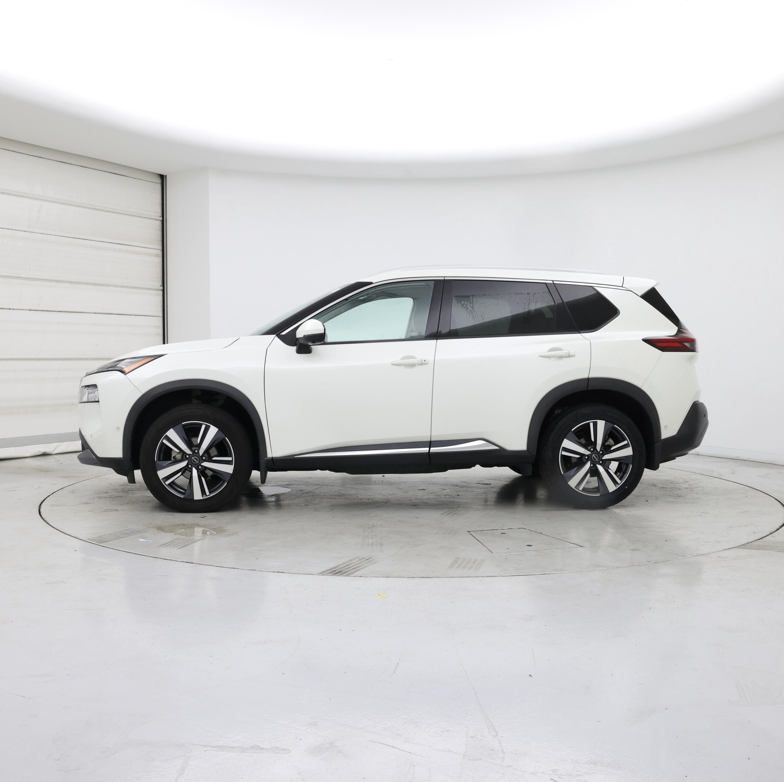 Thumbnail: 2022 Nissan Rogue - 3