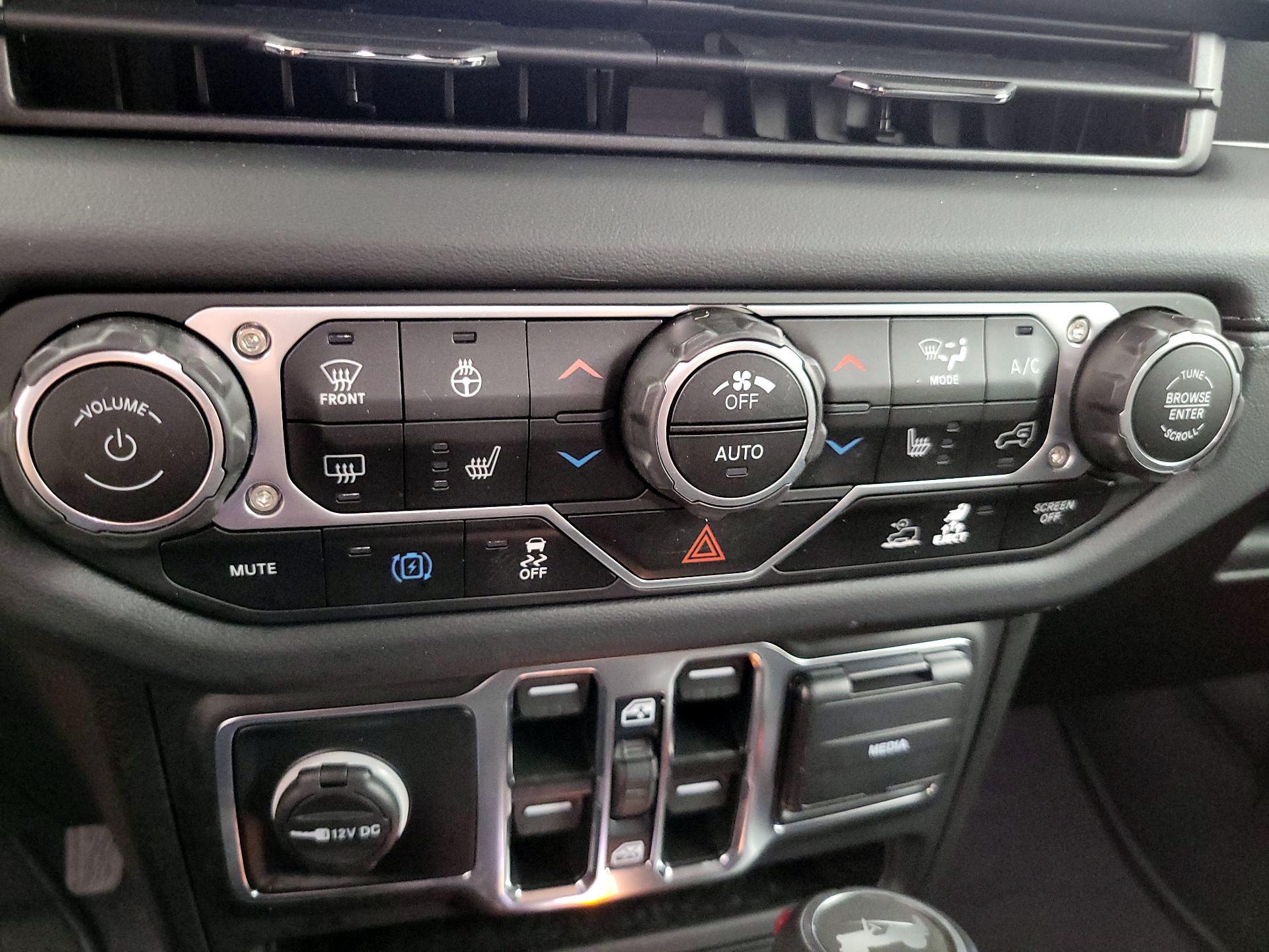 Thumbnail: 2024 Jeep Wrangler - 16