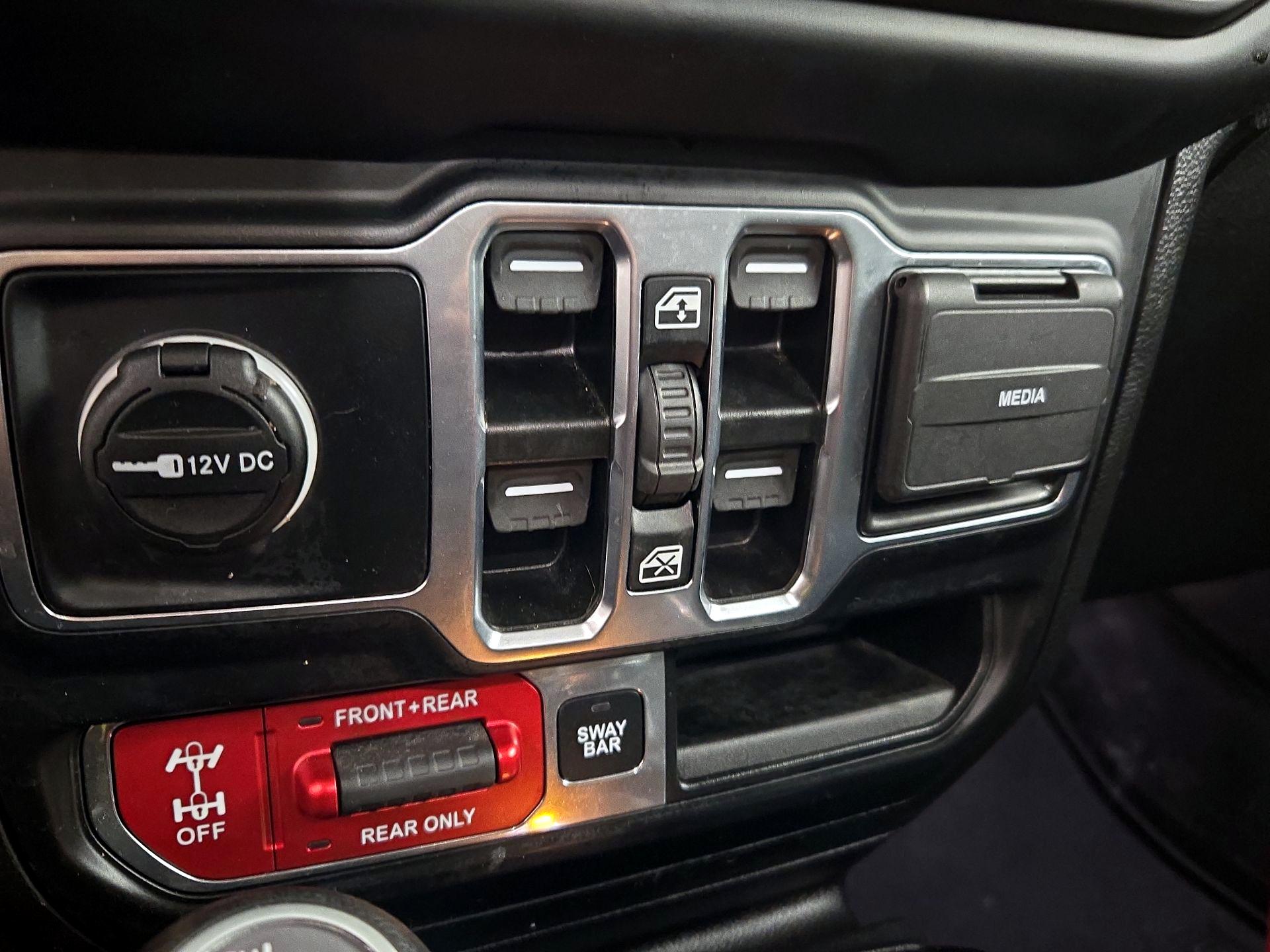 Thumbnail: 2023 Jeep Wrangler - 19