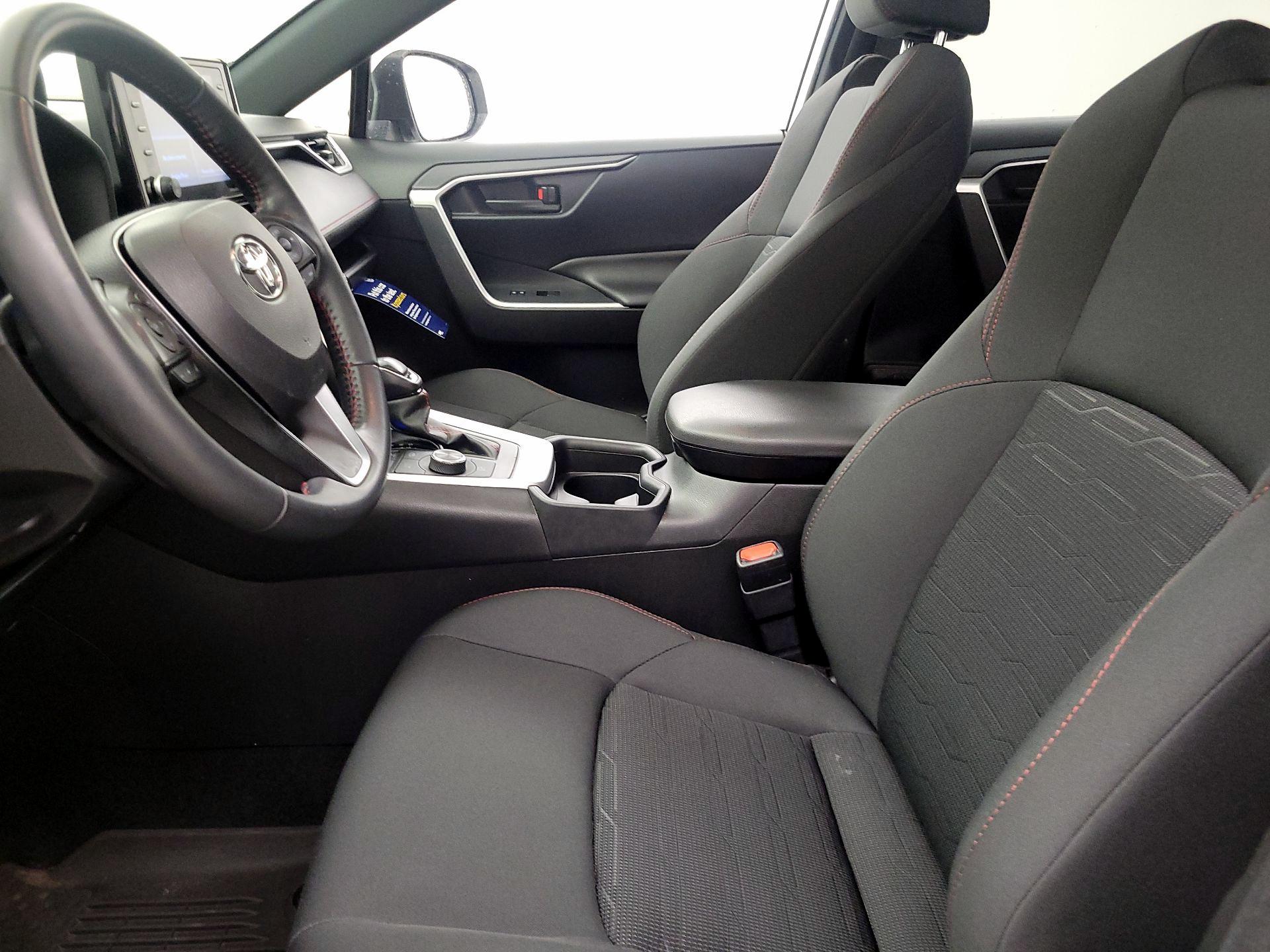 Thumbnail: 2021 Toyota RAV4 - 11