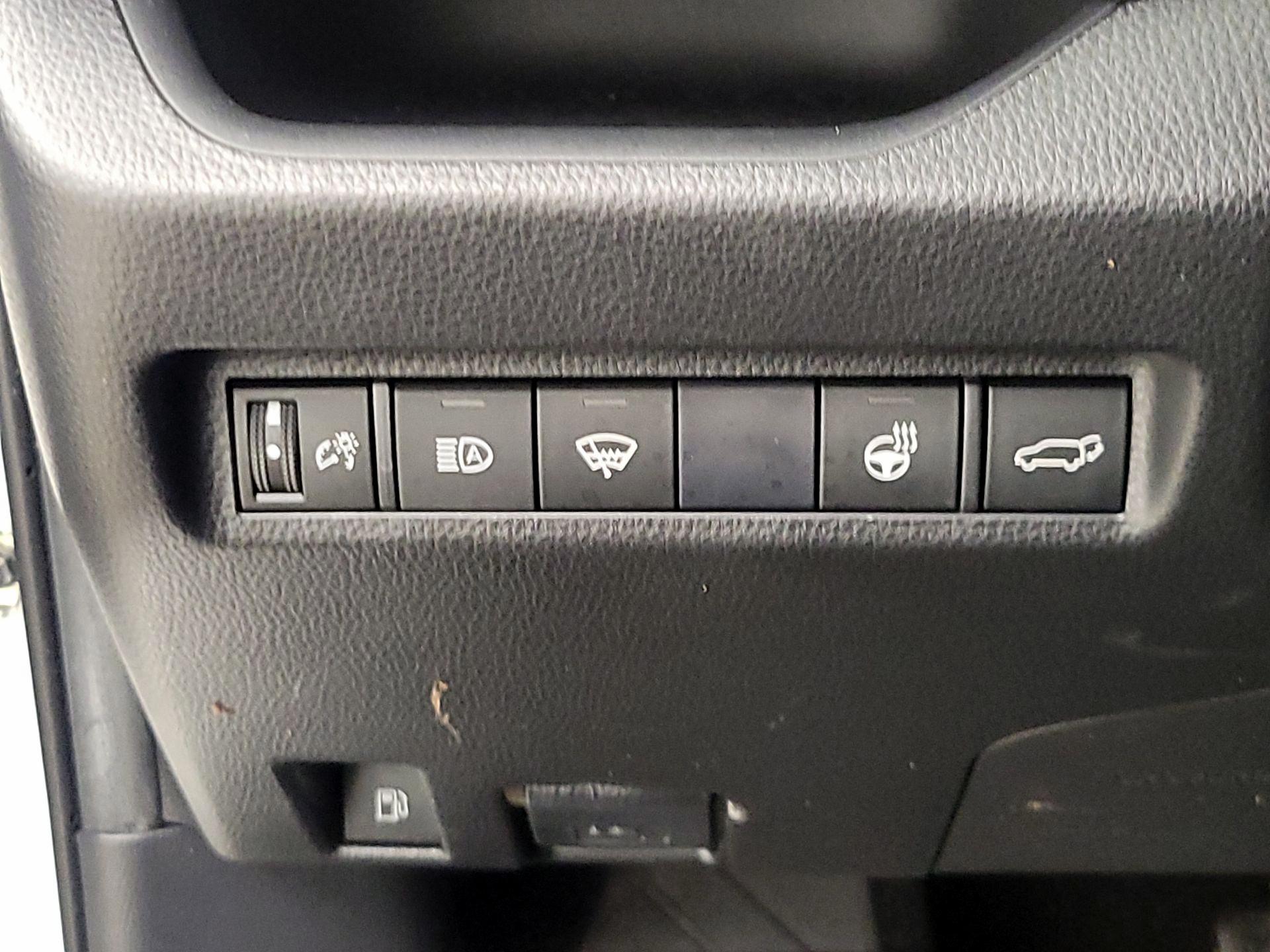 Thumbnail: 2021 Toyota RAV4 - 13