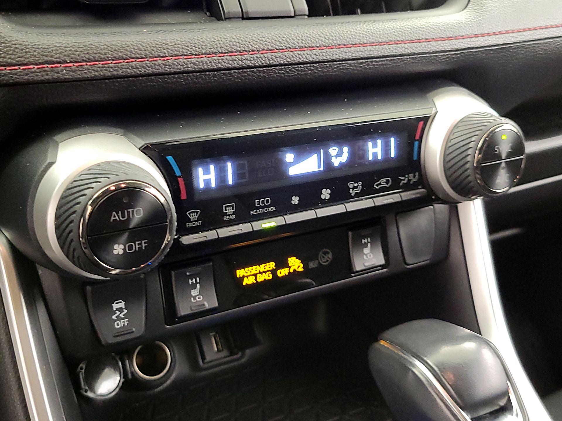 Thumbnail: 2021 Toyota RAV4 - 16