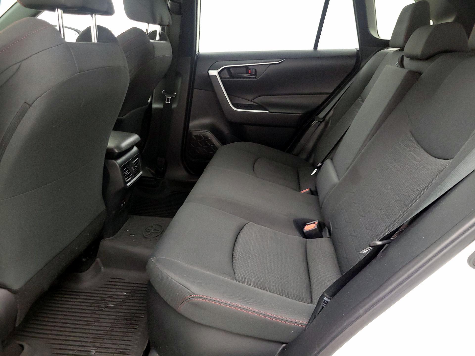 Thumbnail: 2021 Toyota RAV4 - 20